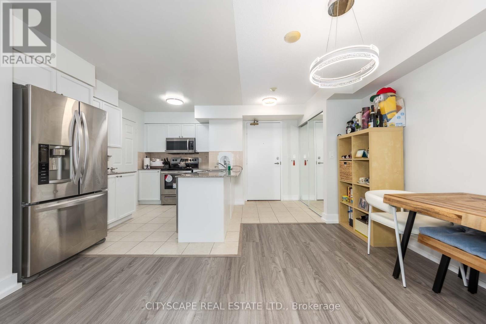 609 - 5940 Yonge Street Property Photo 8