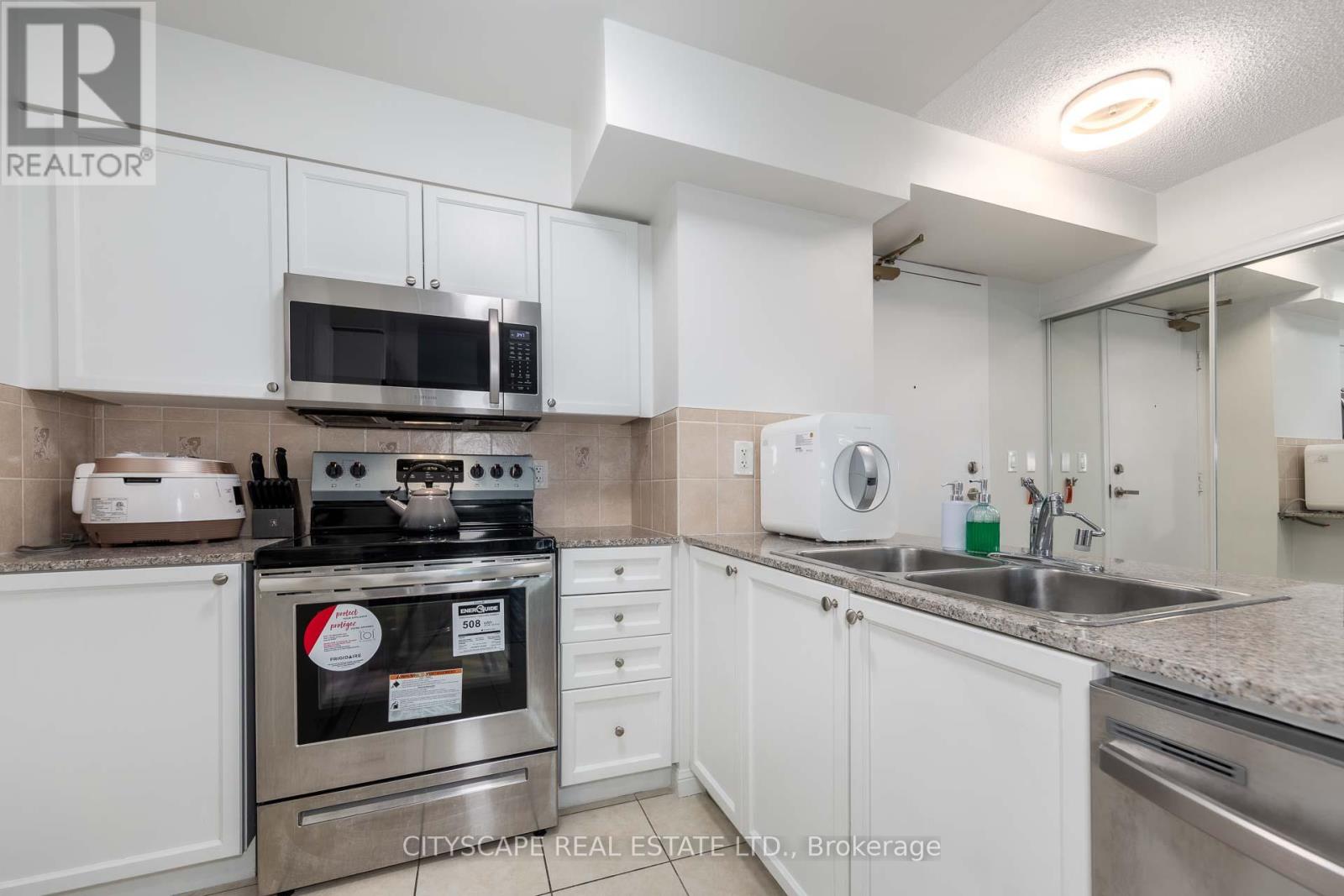 609 - 5940 Yonge Street Property Photo 10