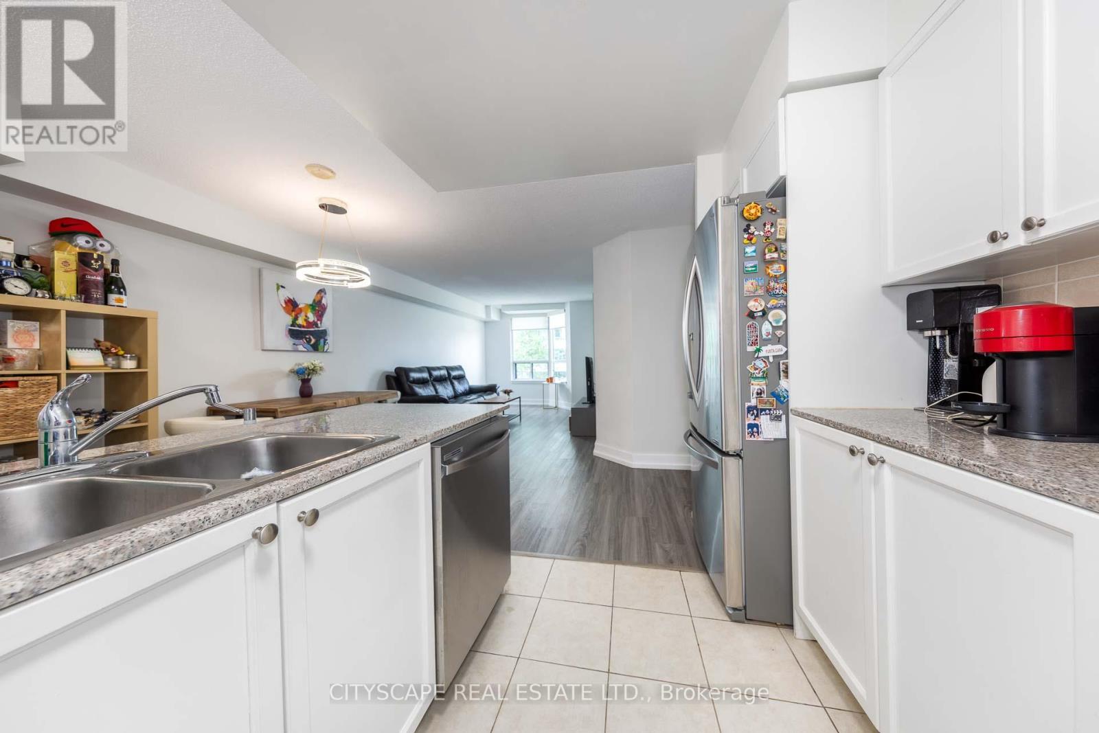 609 - 5940 Yonge Street Property Photo 11