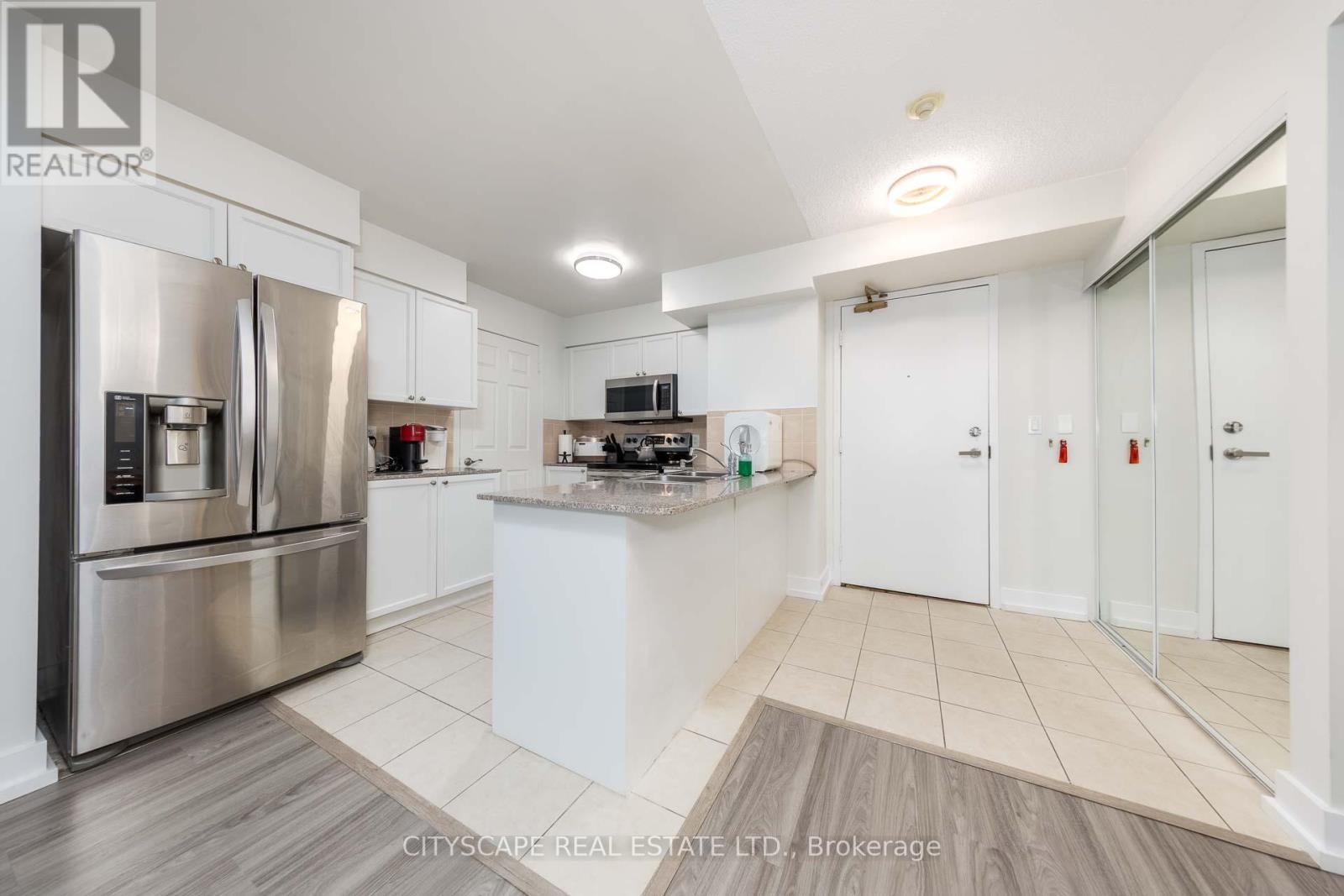 609 - 5940 Yonge Street Property Photo 18