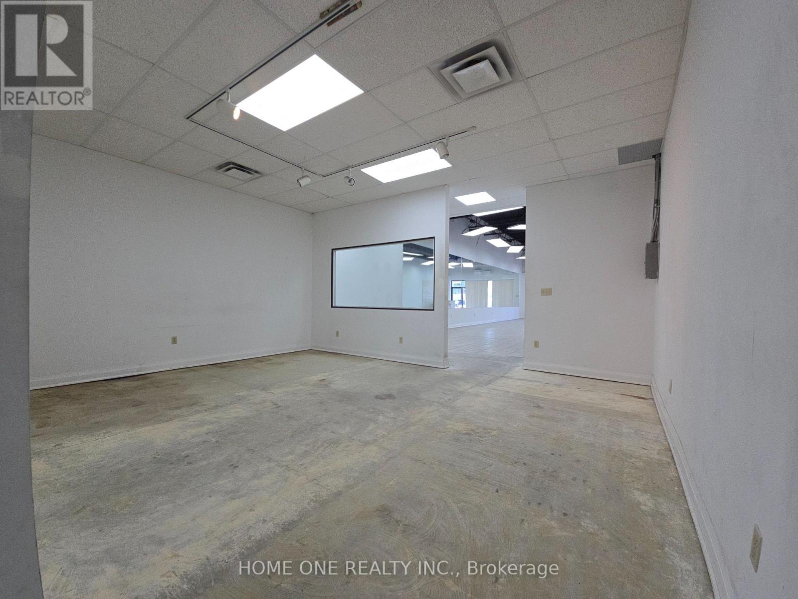 3616 Victoria Park Avenue Property Photo 9
