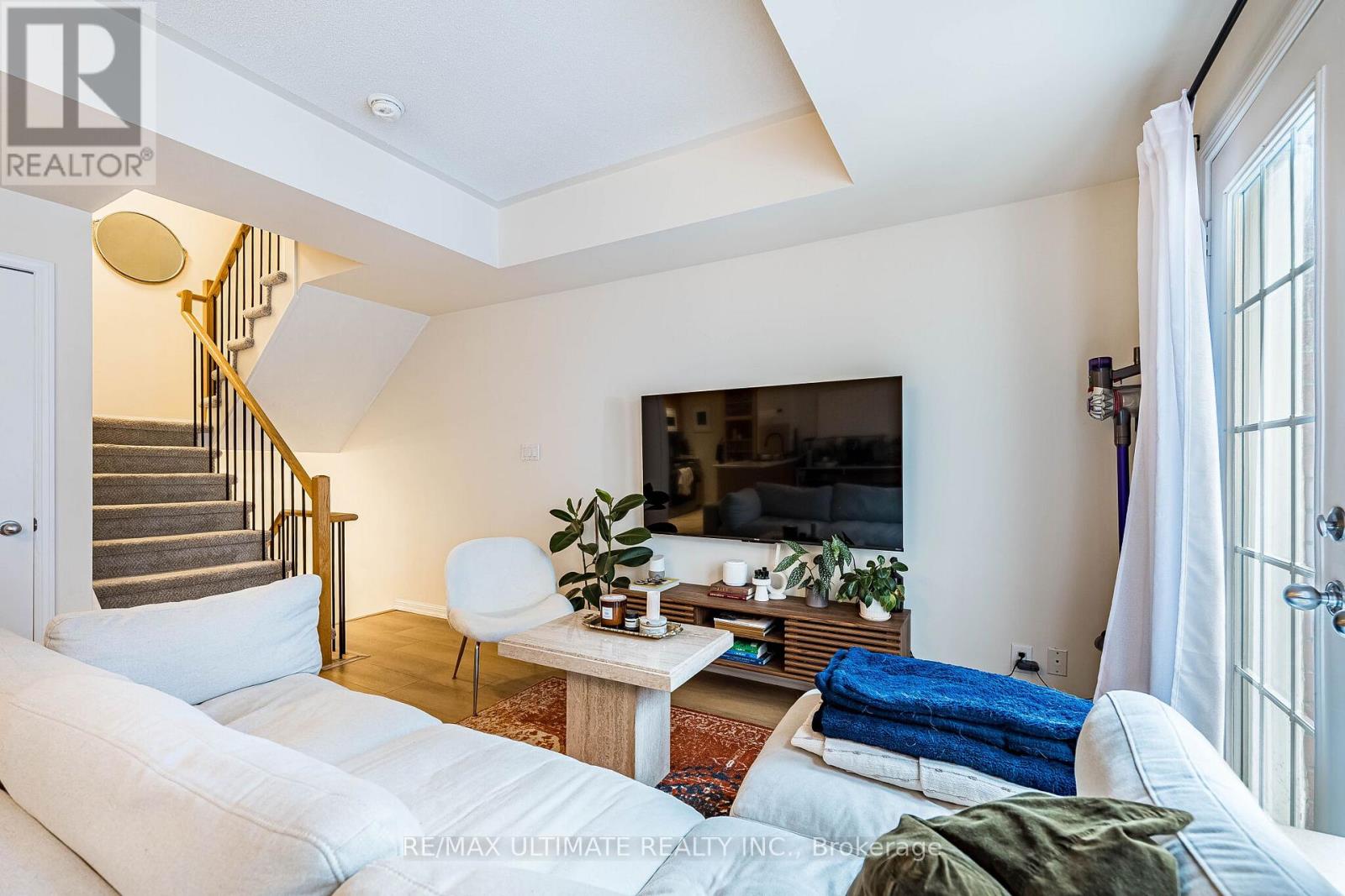 14 - 11 Niagara Street Property Photo 13