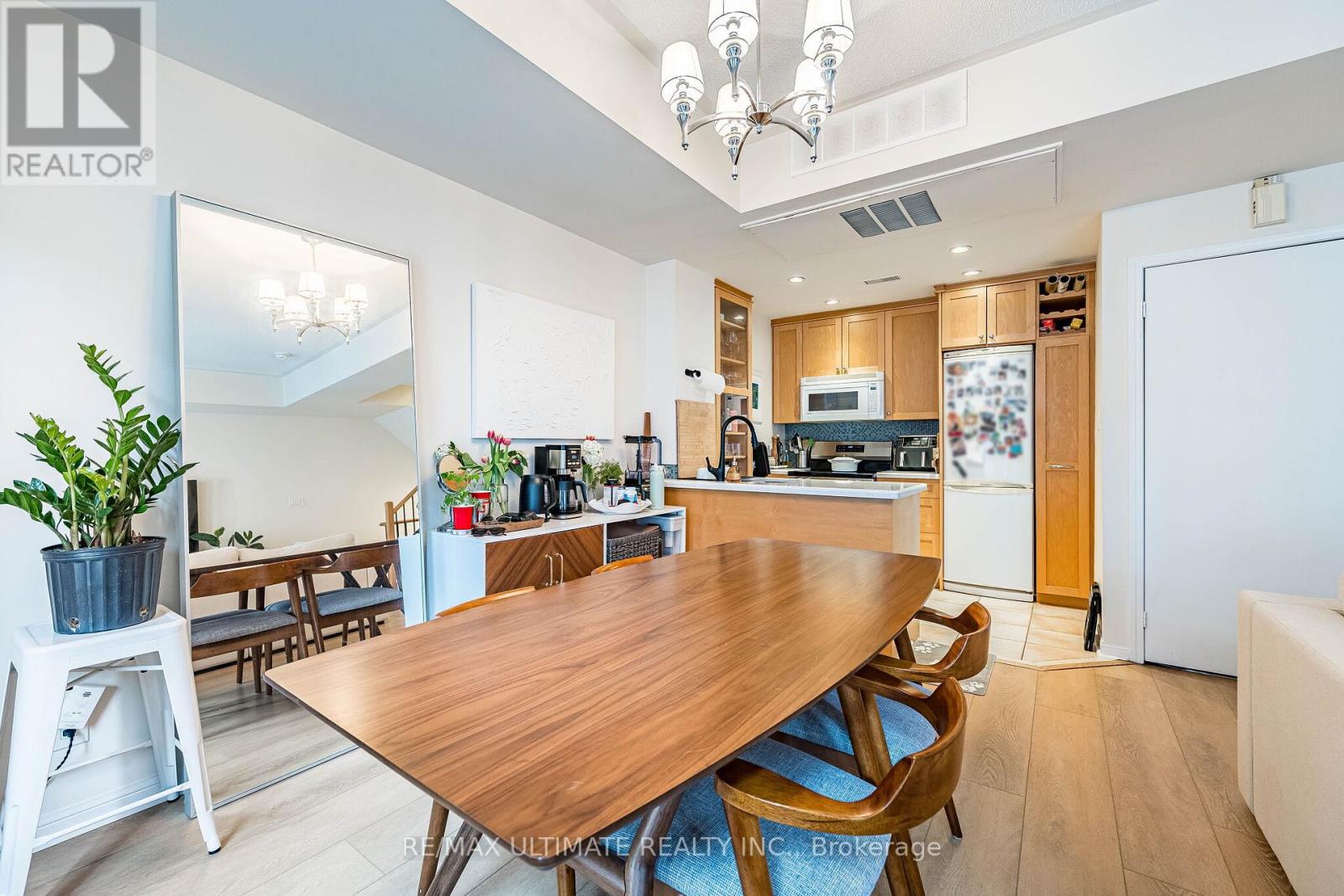 14 - 11 Niagara Street Property Photo 18