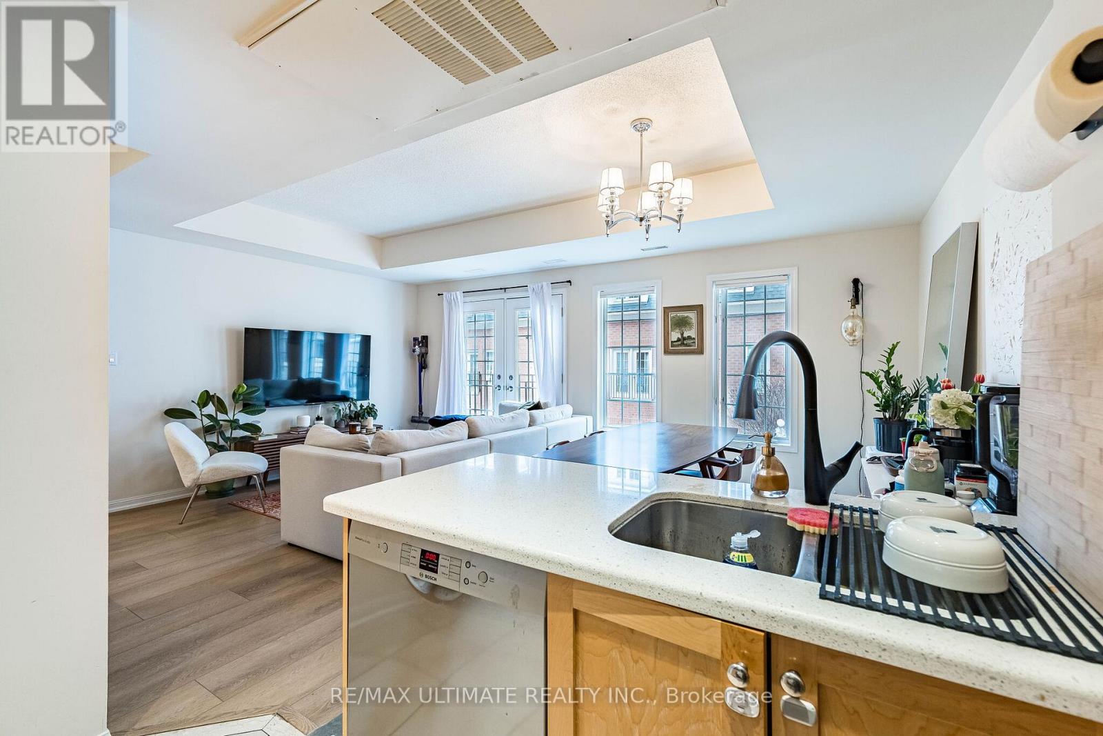14 - 11 Niagara Street Property Photo 19