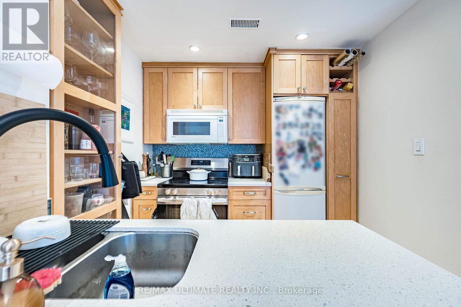 14 - 11 Niagara Street Property Photo 22