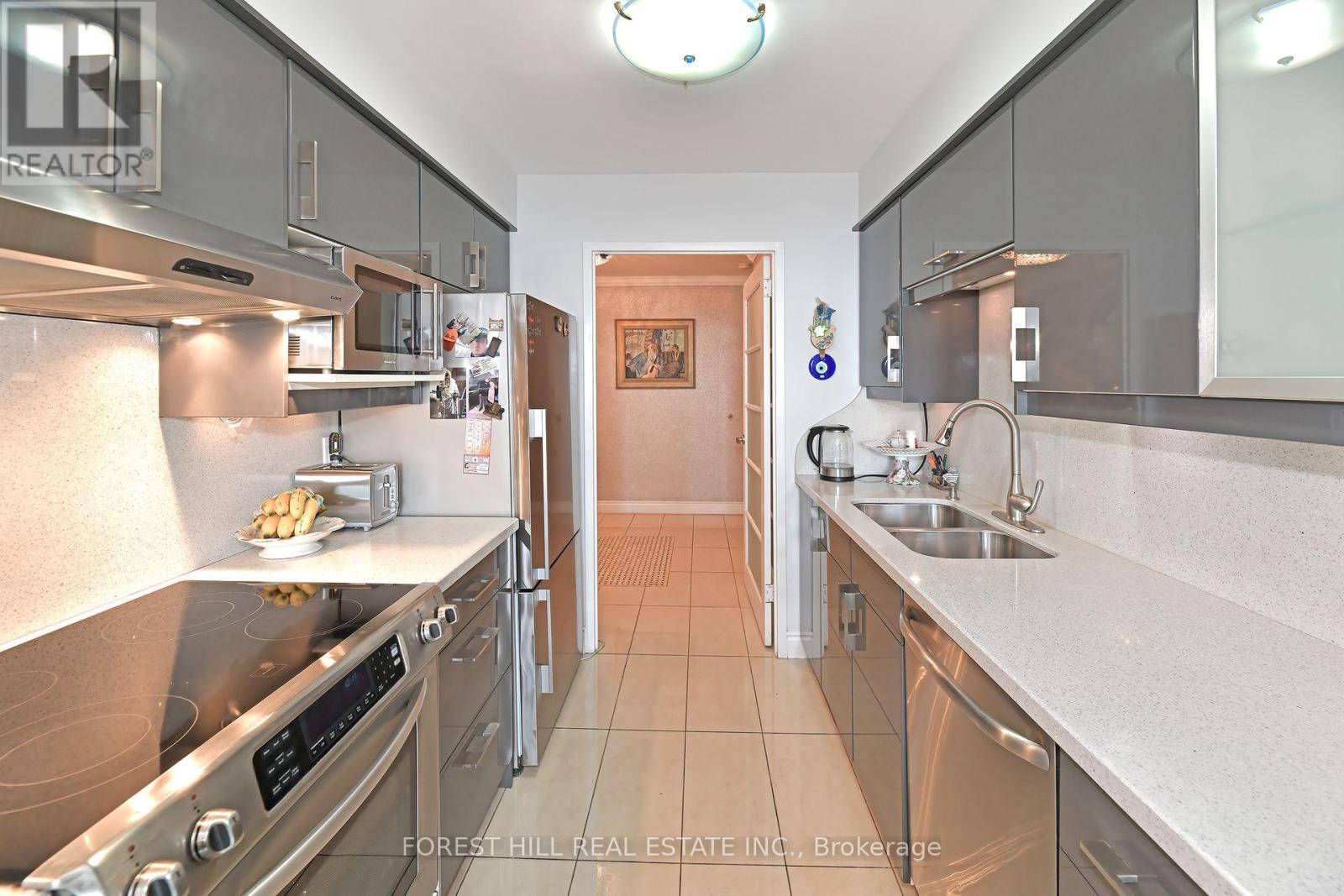 2404 - 135 Antibes Drive Property Photo 5