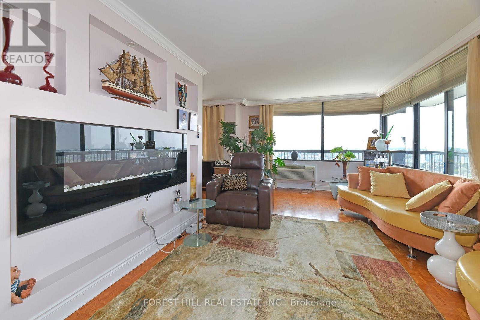 2404 - 135 Antibes Drive Property Photo 8