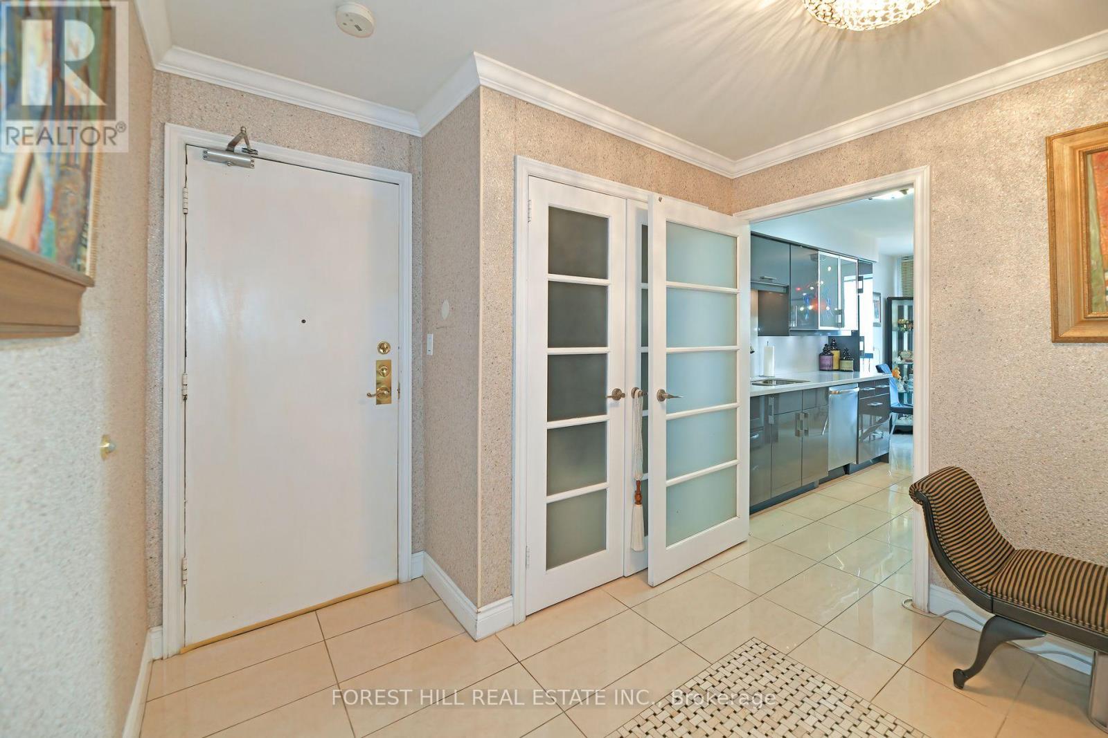 2404 - 135 Antibes Drive Property Photo 12