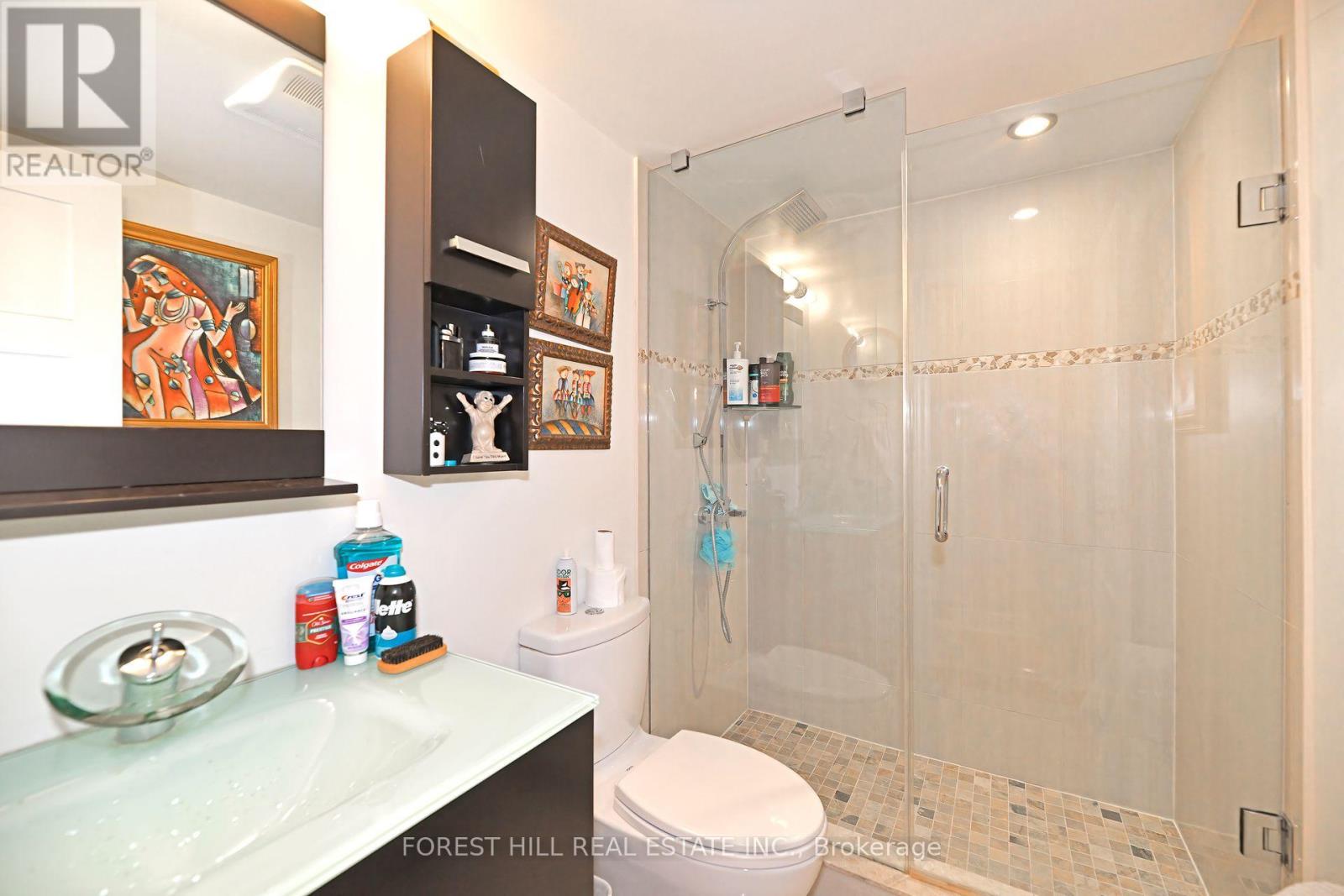 2404 - 135 Antibes Drive Property Photo 17