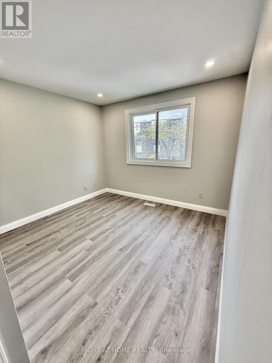 24 - 7 Vale Carse Way Property Photo 28