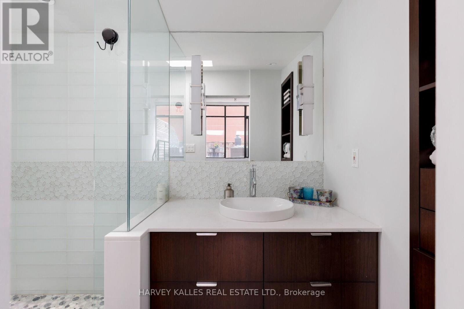 304 - 287 Richmond Street E Property Photo 32