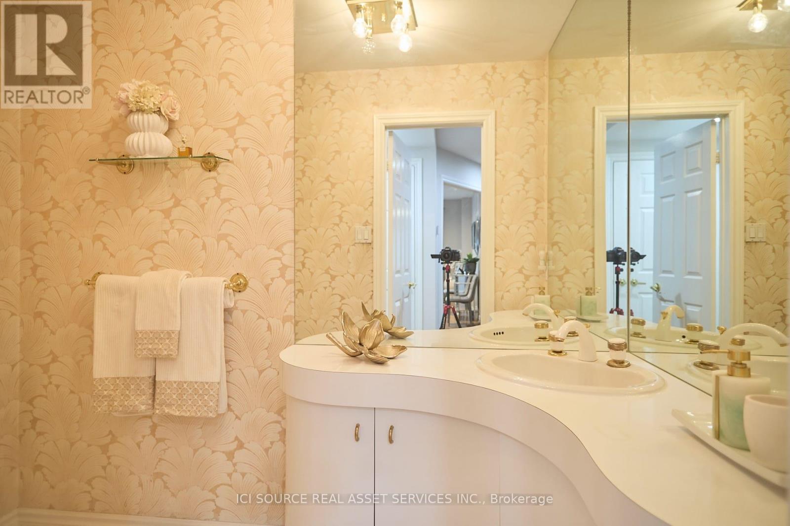104 Almore Avenue Property Photo 6