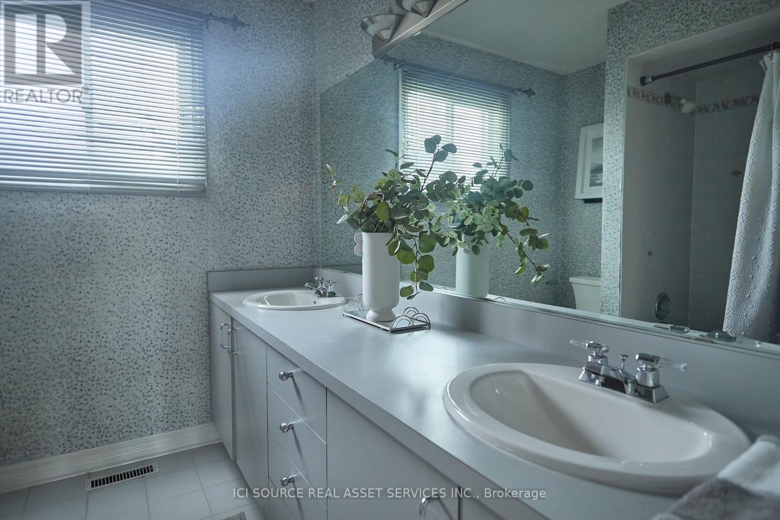 104 Almore Avenue Property Photo 11