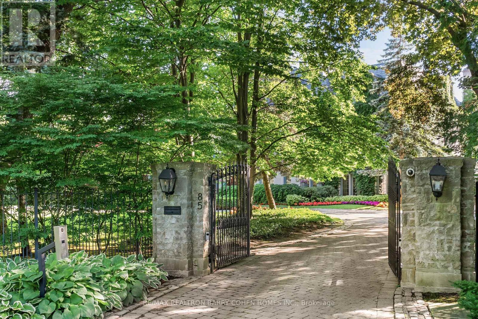 85 The Bridle Path Property Photo 2