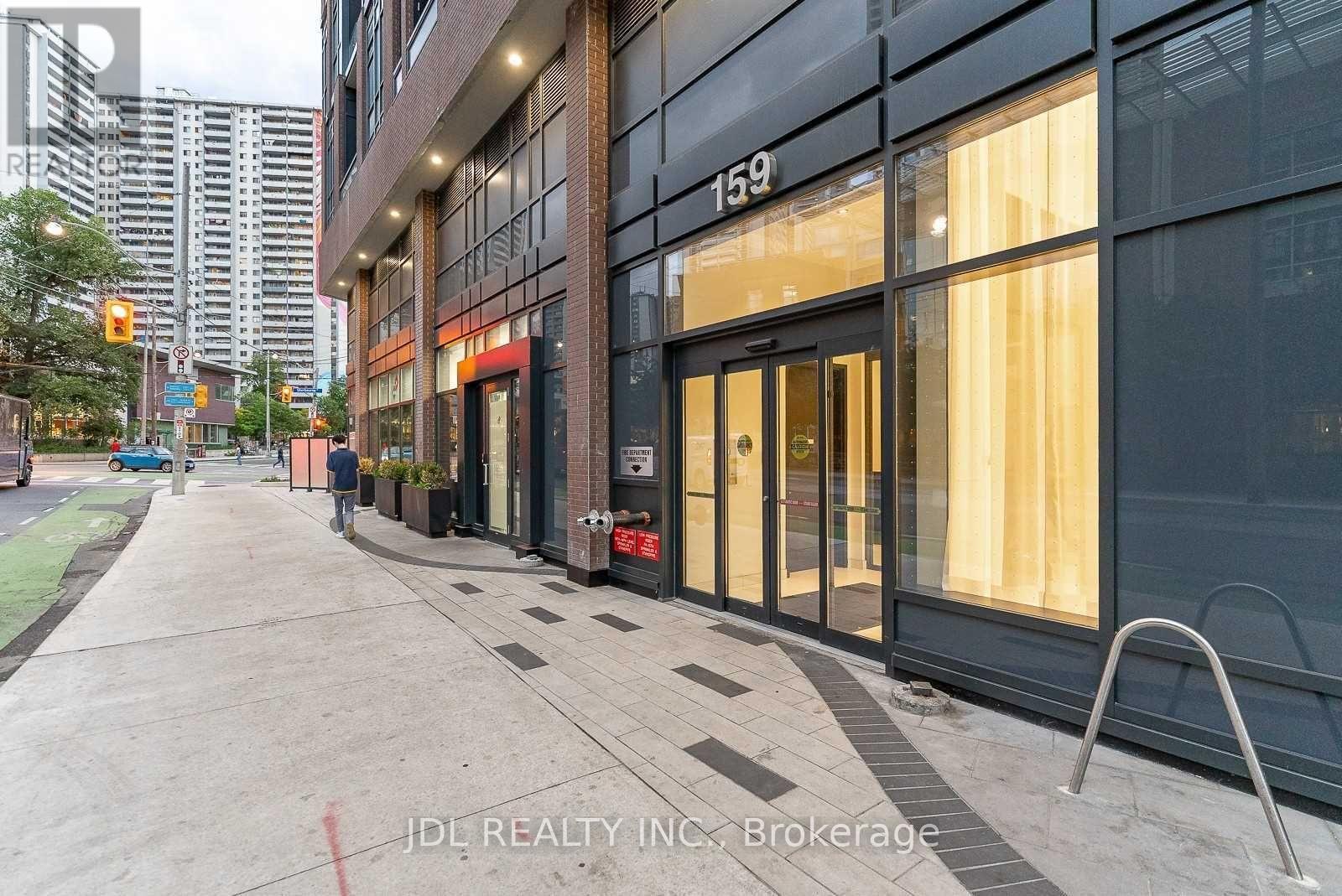 1308 - 159 Wellesley Street E Property Photo 3