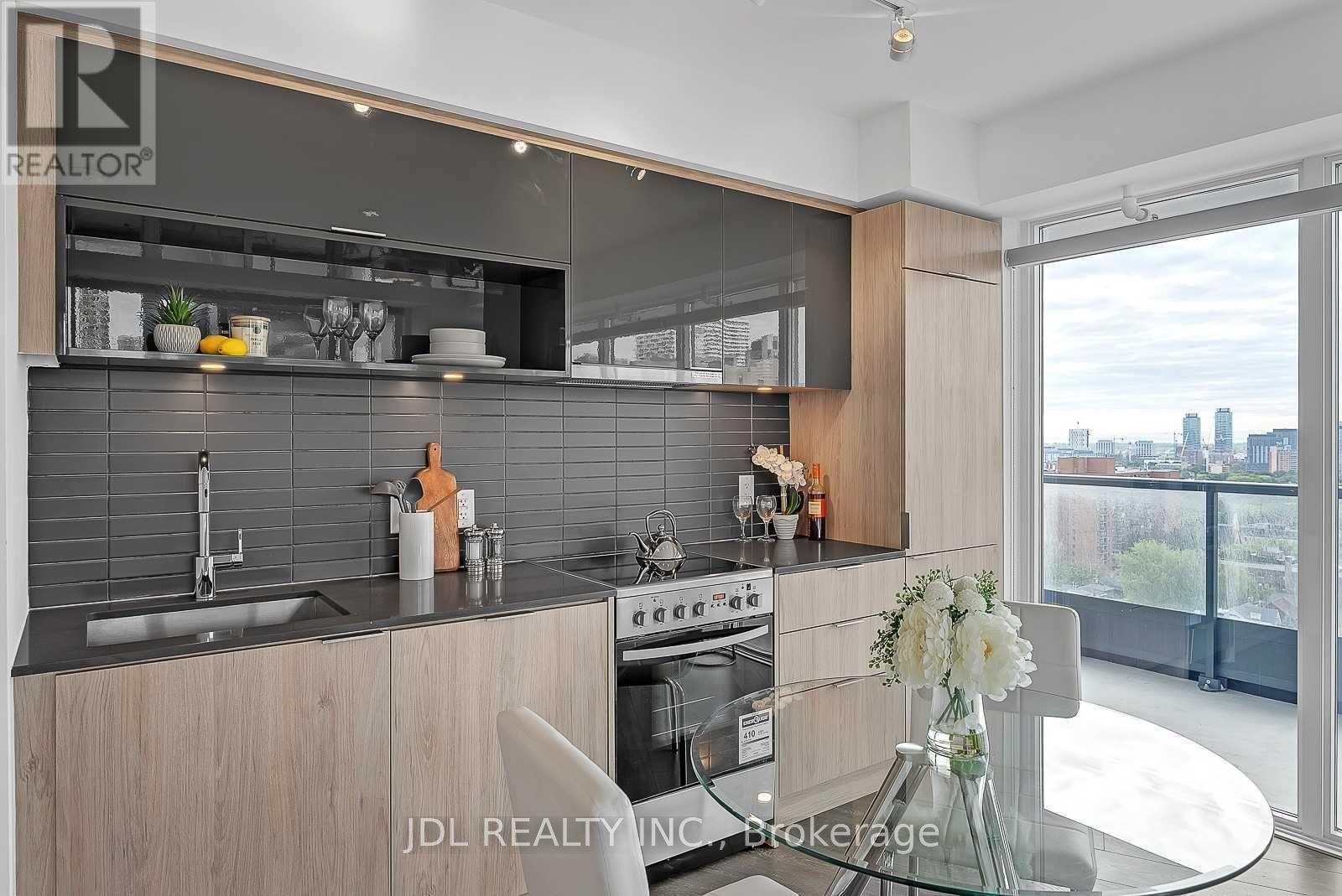 1308 - 159 Wellesley Street E Property Photo 6