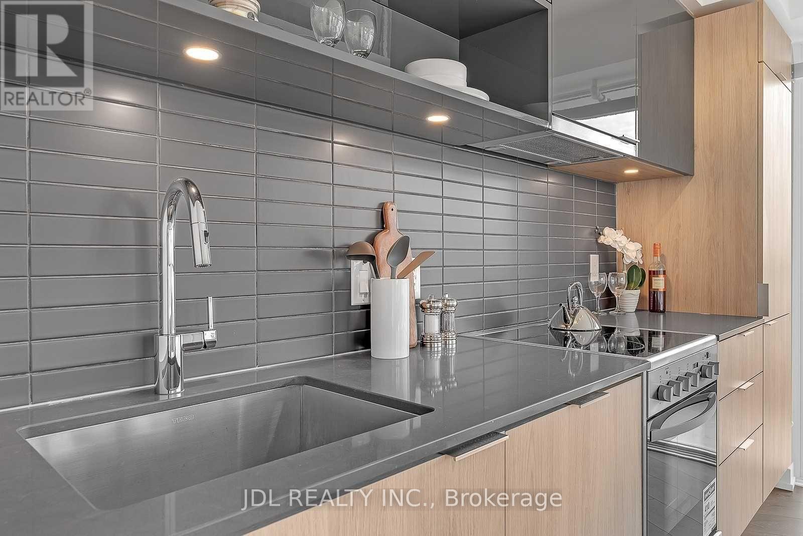 1308 - 159 Wellesley Street E Property Photo 8