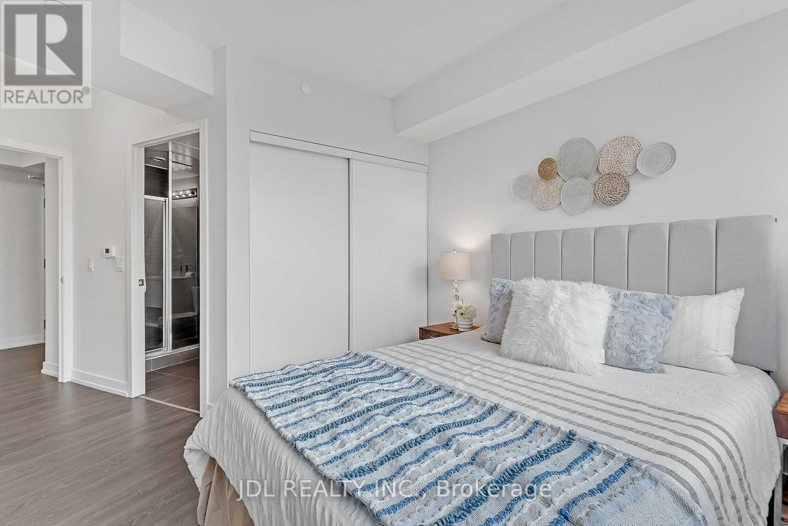 1308 - 159 Wellesley Street E Property Photo 15