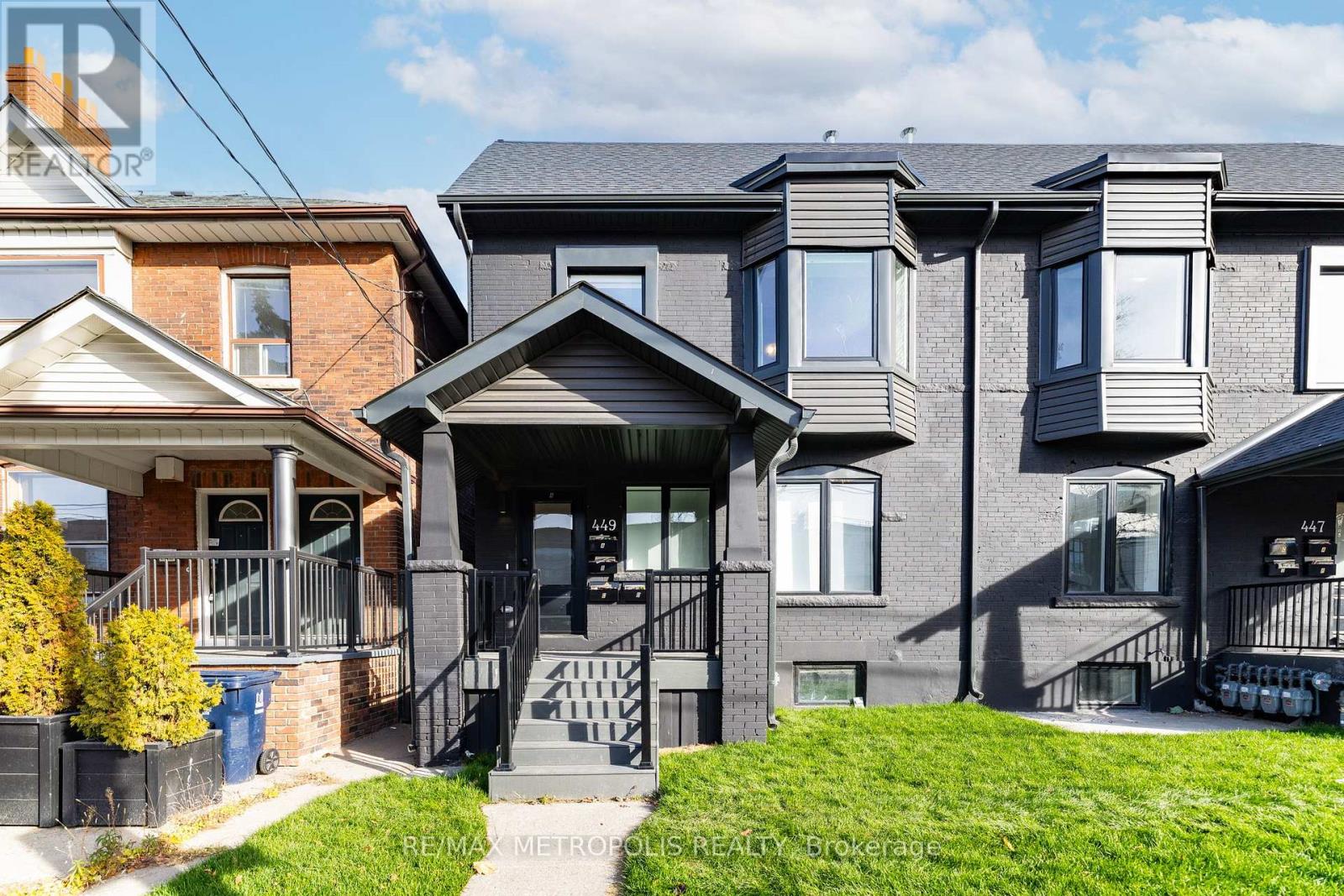 449 LANSDOWNE AVENUE