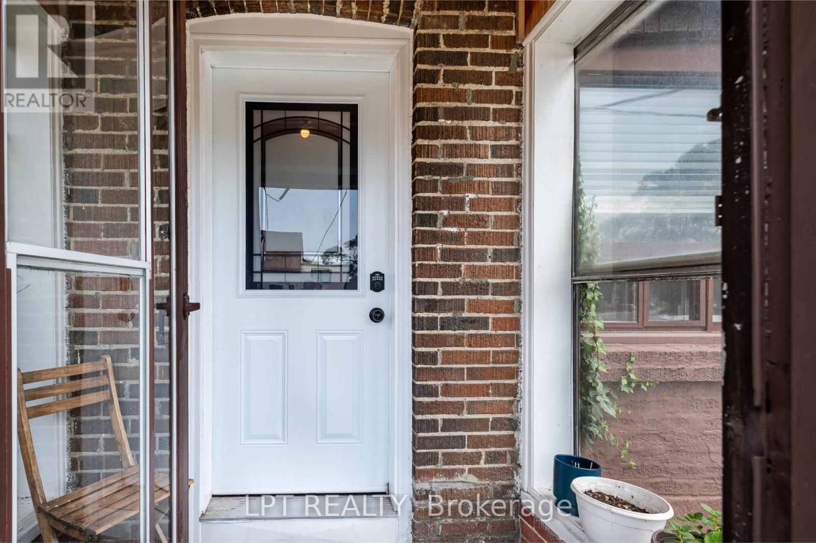 541 Vaughan Road Property Photo 3