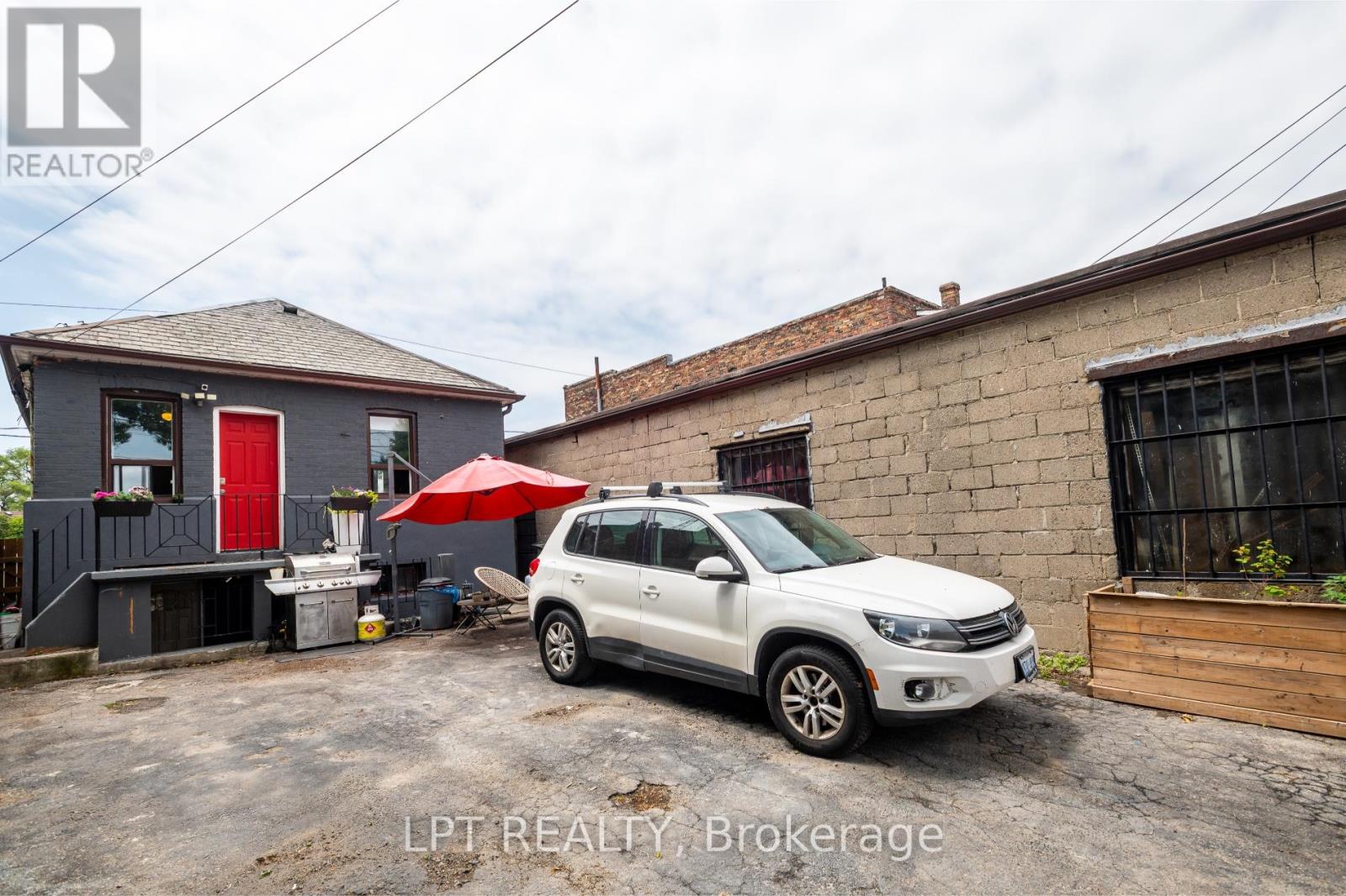 541 Vaughan Road Property Photo 24