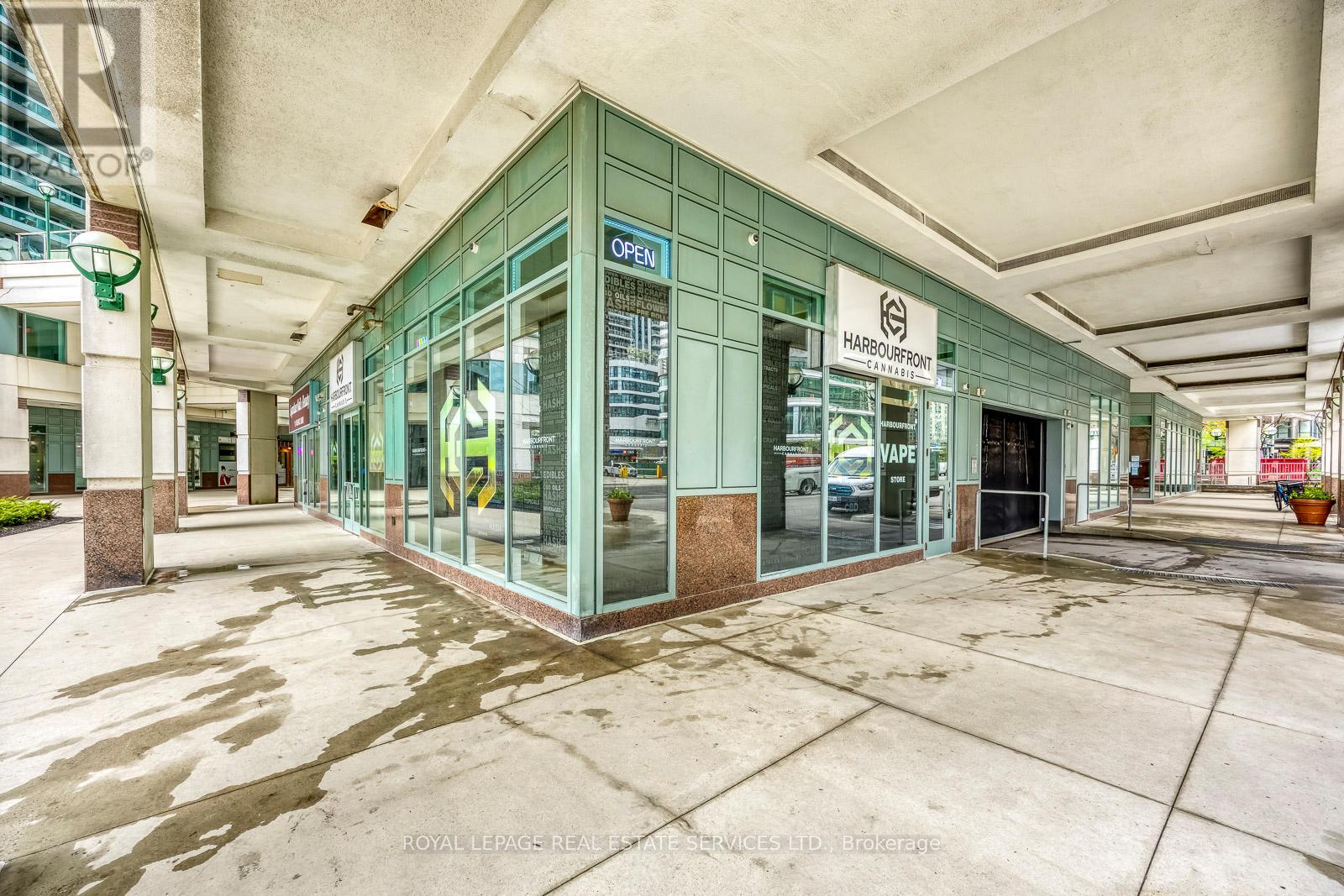 10 Yonge Street Property Photo 9