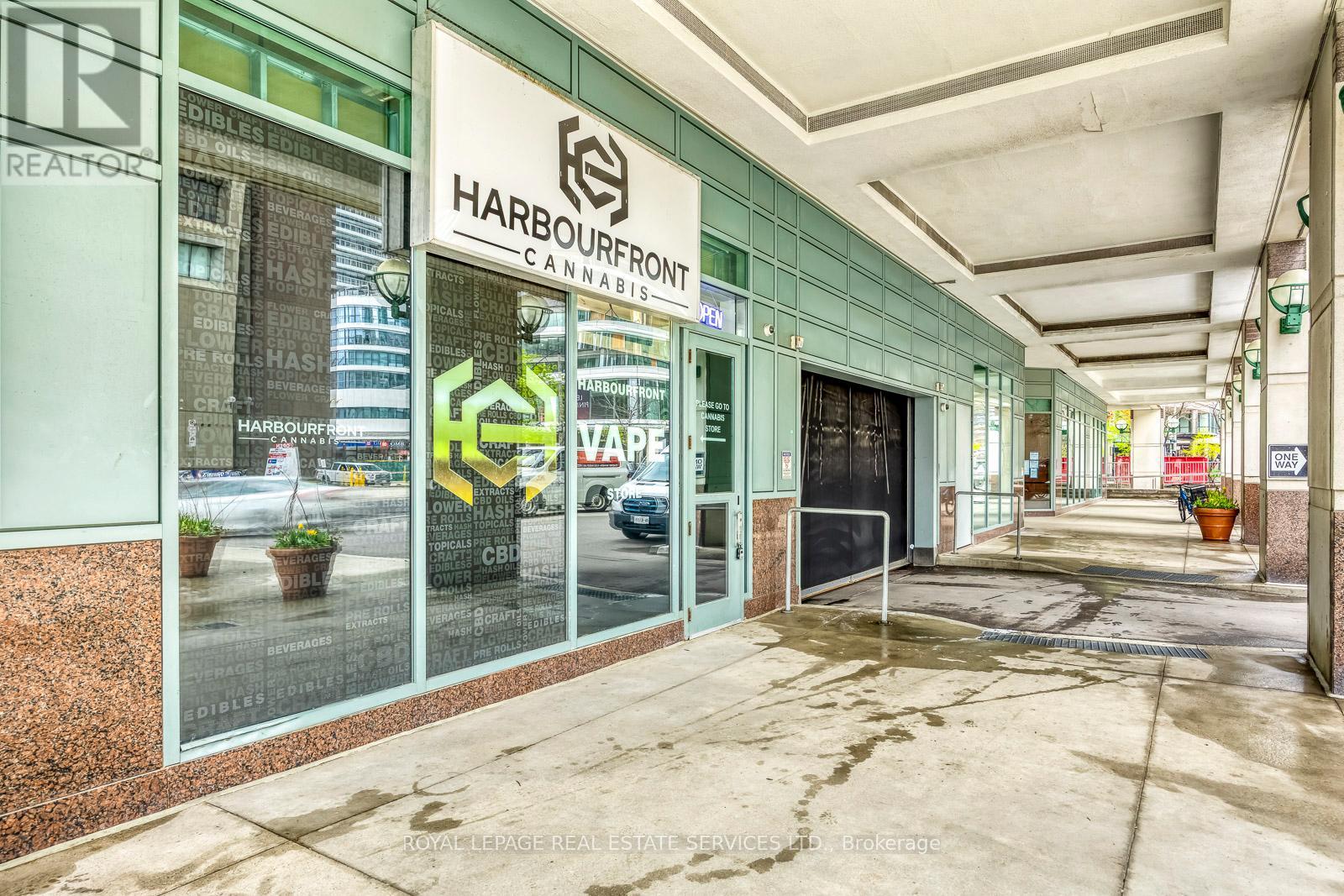 10 Yonge Street Property Photo 10