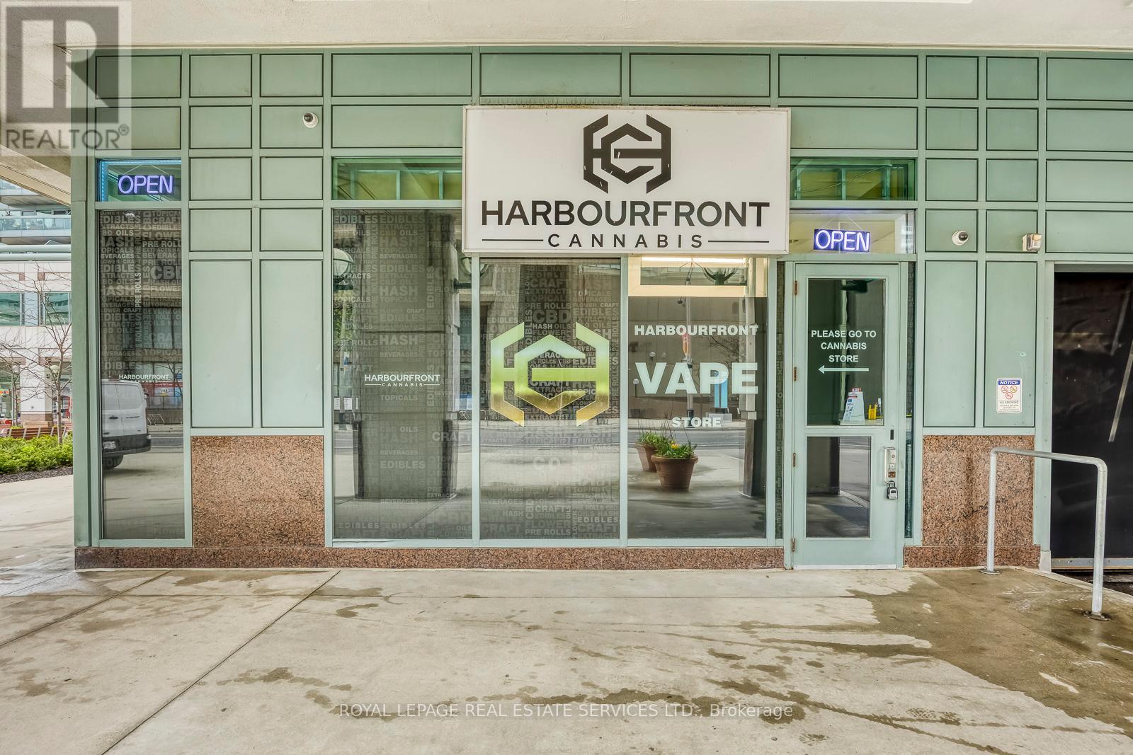 10 Yonge Street Property Photo 11