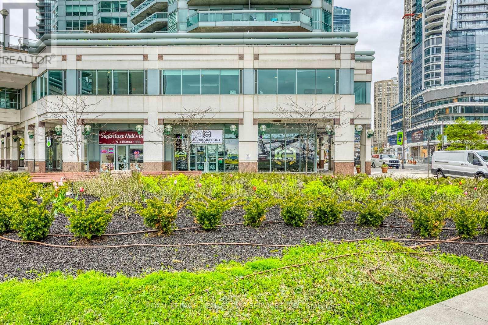 10 Yonge Street Property Photo 14