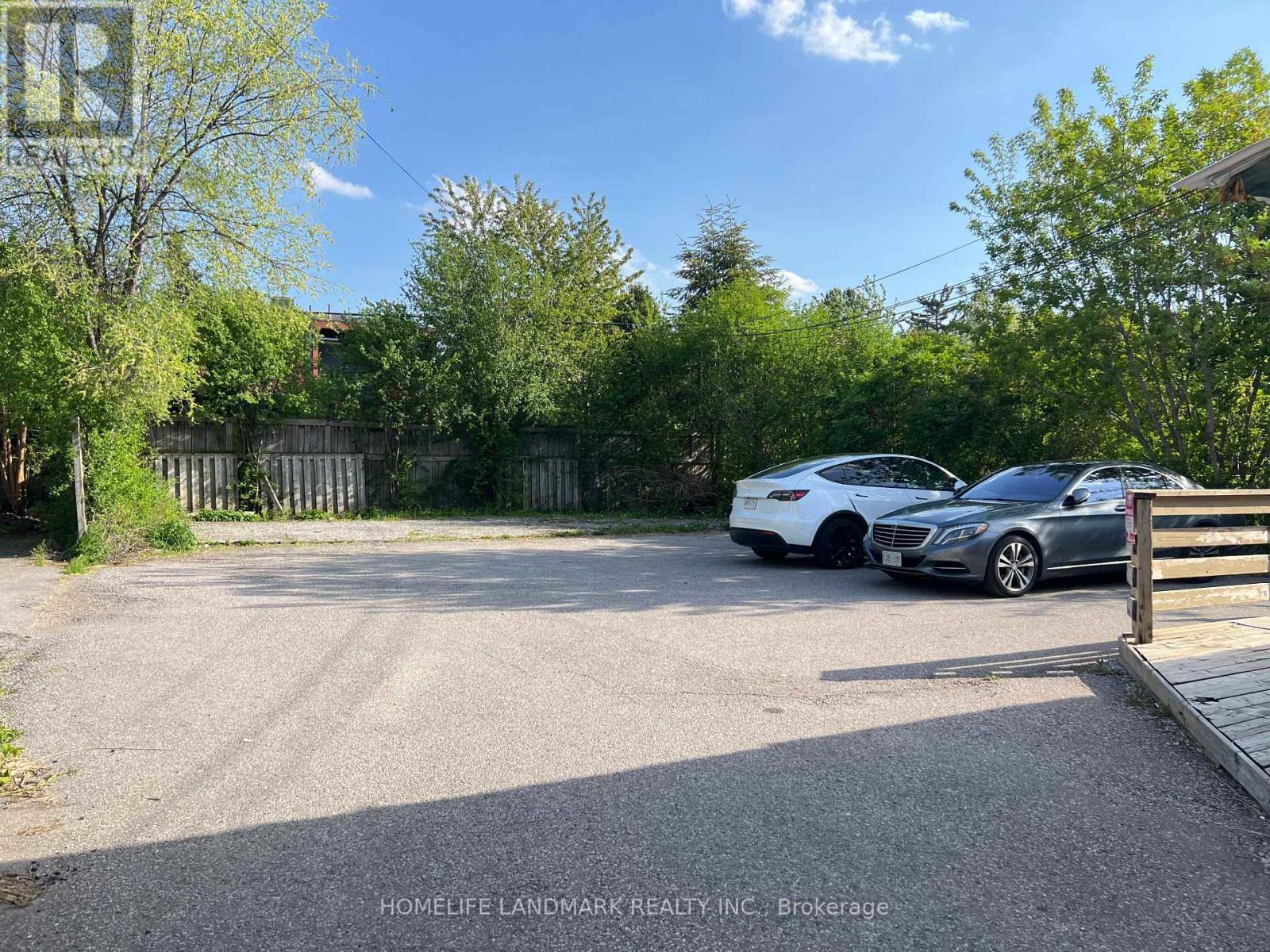 149 Finch Avenue W Property Photo 1