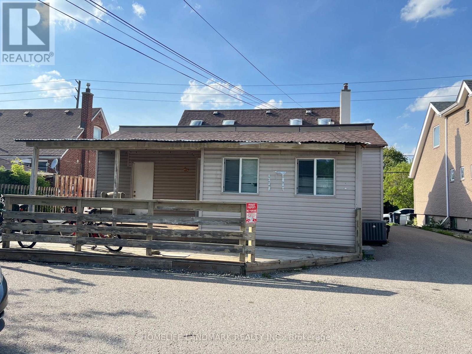 149 Finch Avenue W Property Photo 3