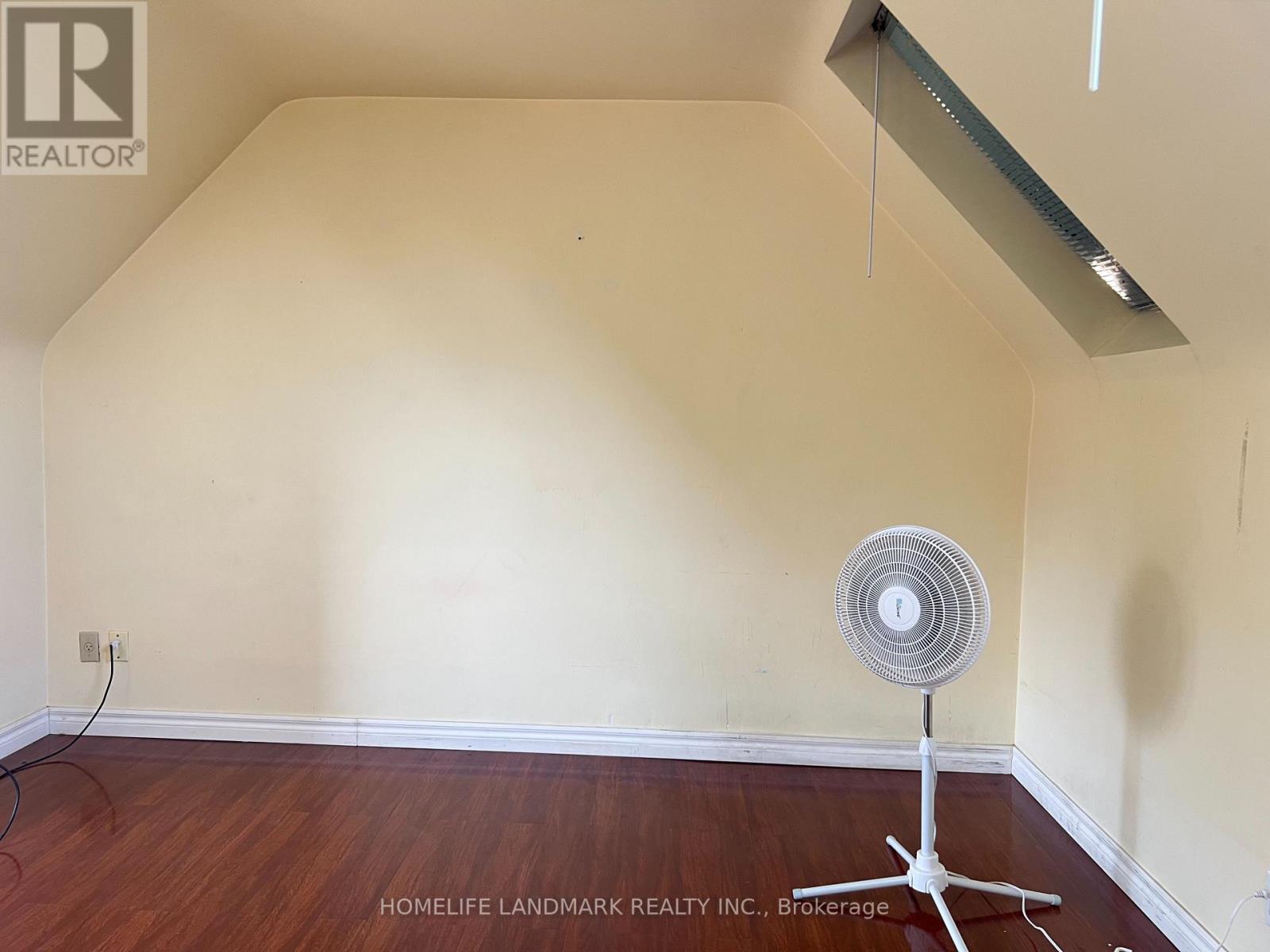149 Finch Avenue W Property Photo 9