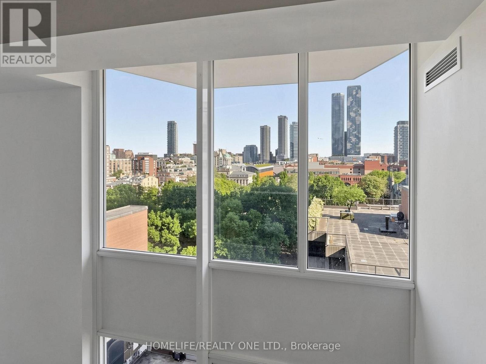 913 - 77 Lombard Street Property Photo 37