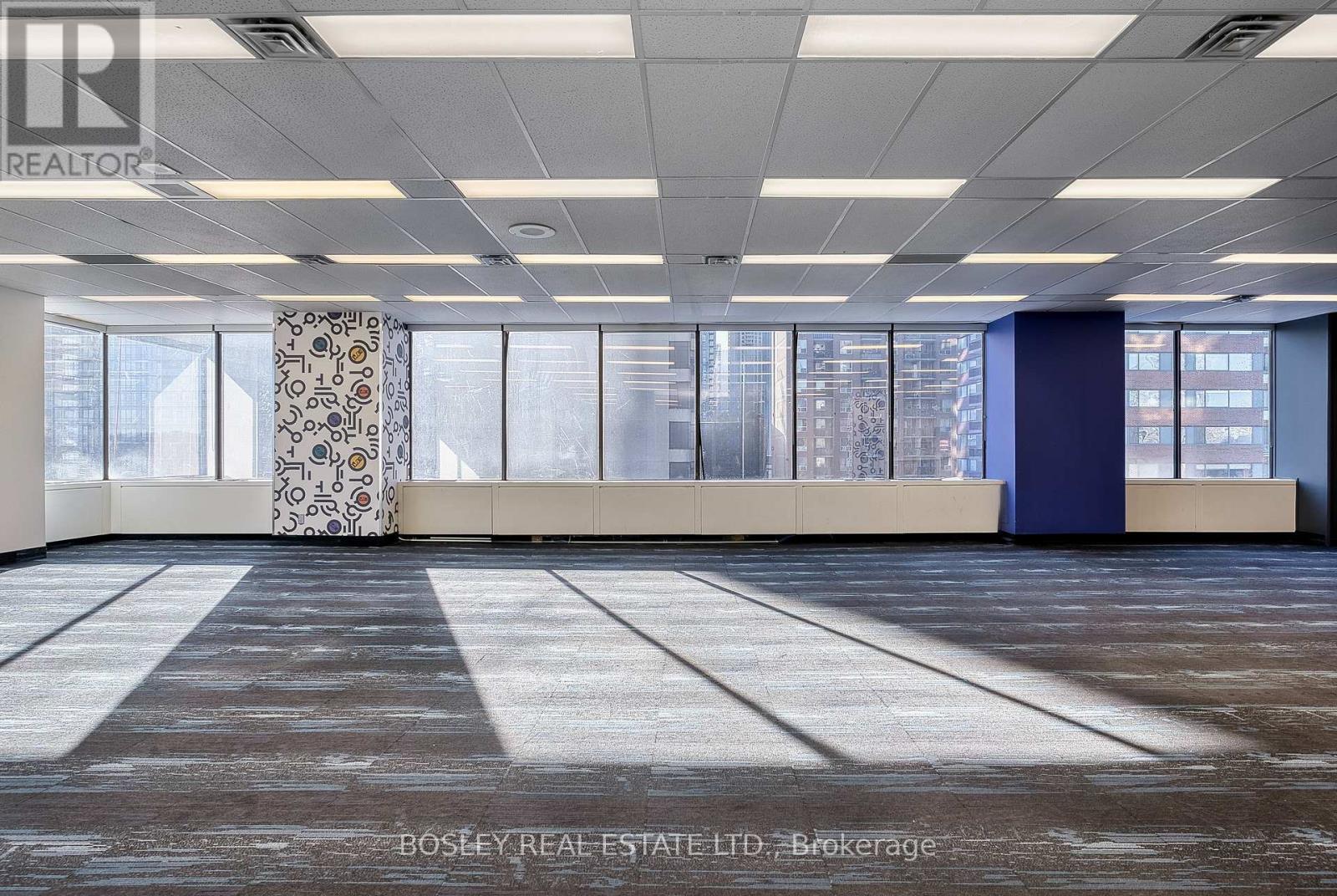 601 - 920 Yonge Street Property Photo 2