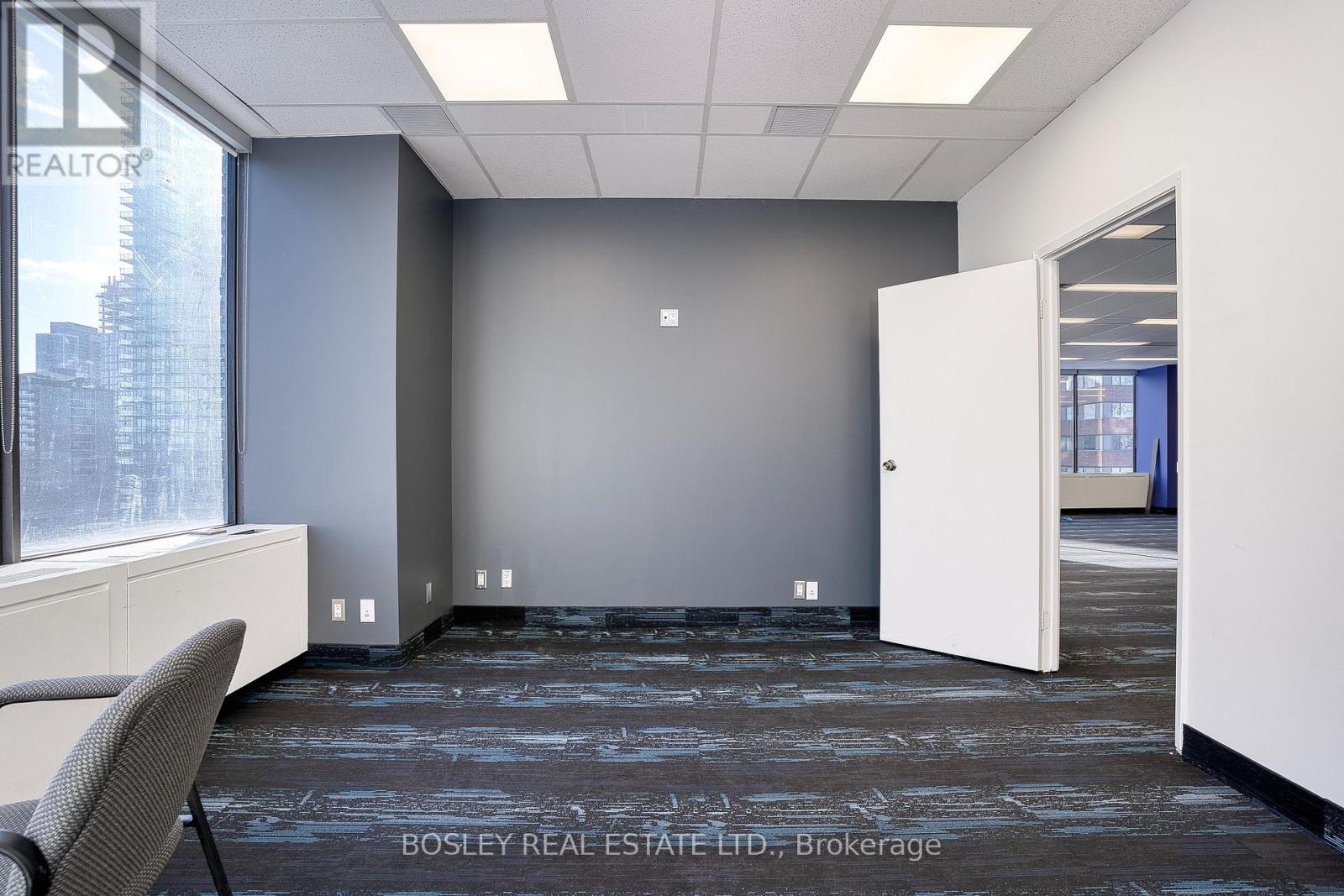 601 - 920 Yonge Street Property Photo 9