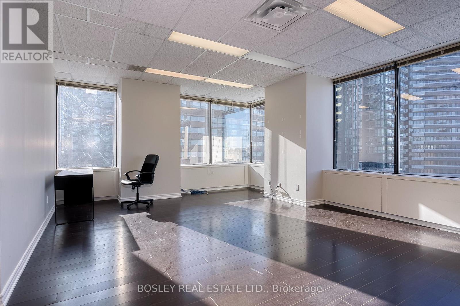 800 - 920 Yonge Street Property Photo 3
