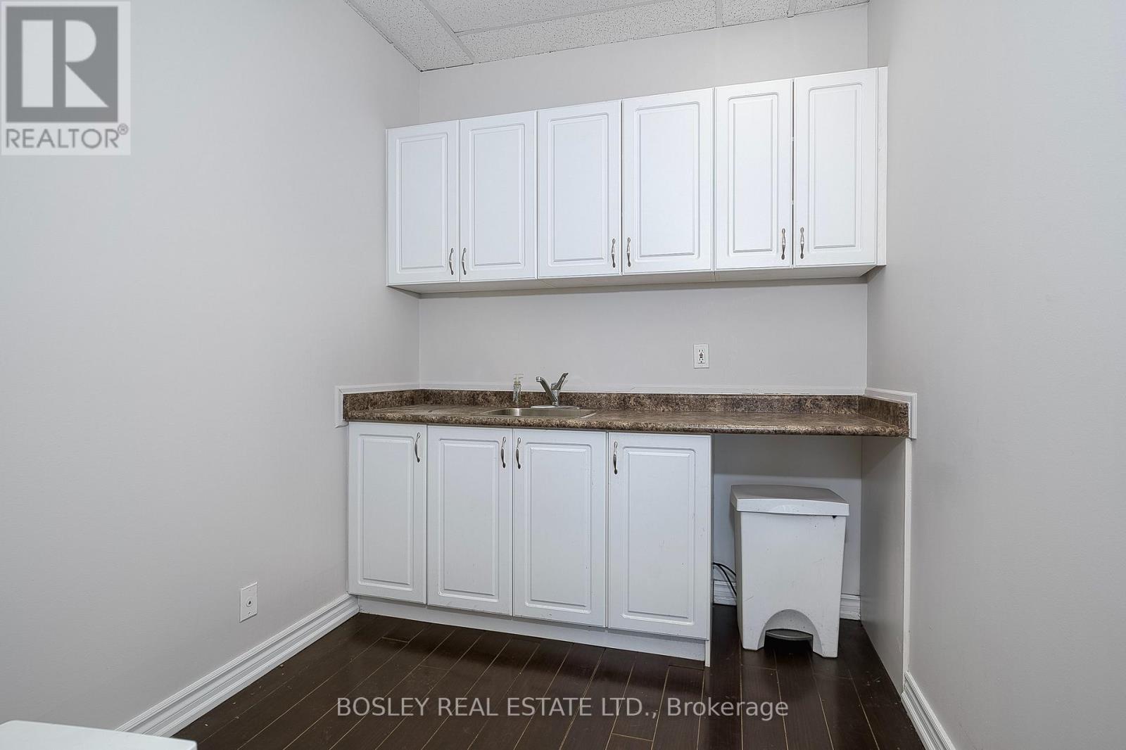 800 - 920 Yonge Street Property Photo 8