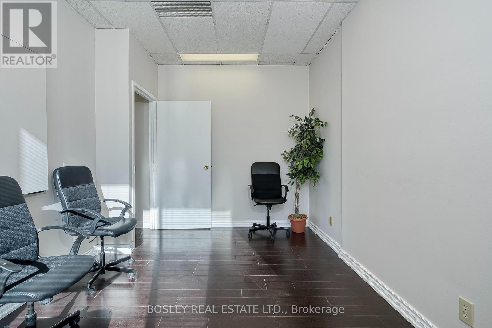 800 - 920 Yonge Street Property Photo 13