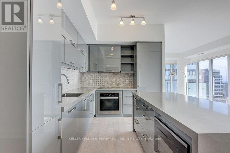 4401 - 65 St Mary Street Property Photo 9