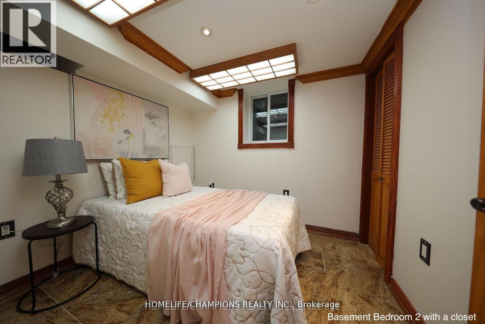 291 St Clair Avenue E Property Photo 13