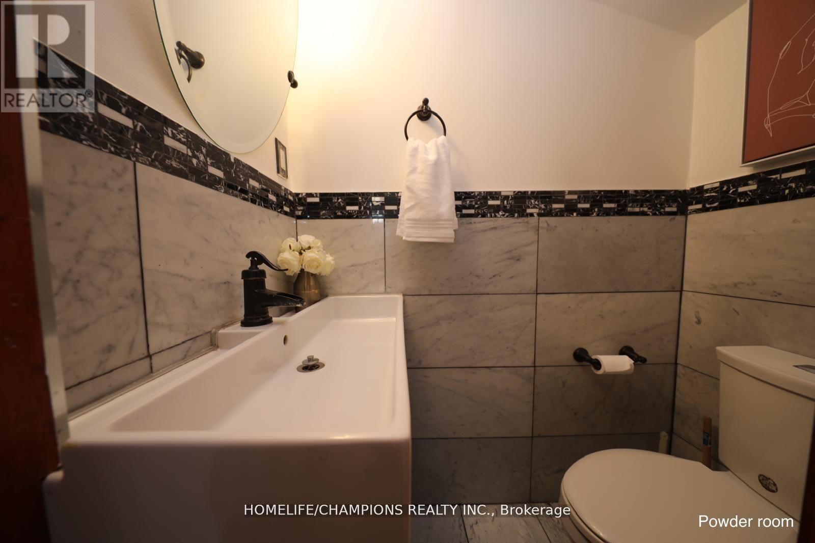 291 St Clair Avenue E Property Photo 32