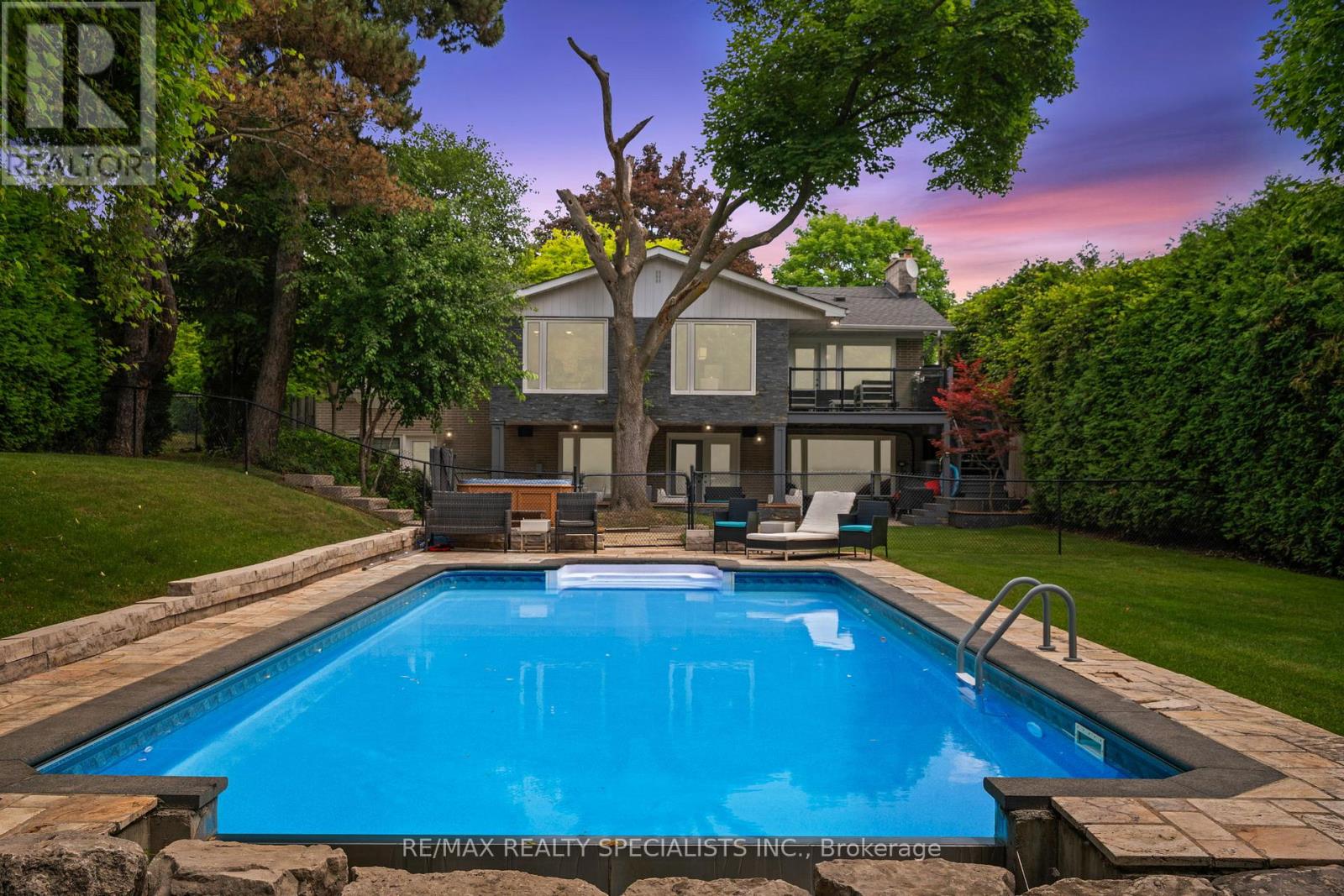 42 HEATHVIEW AVENUE