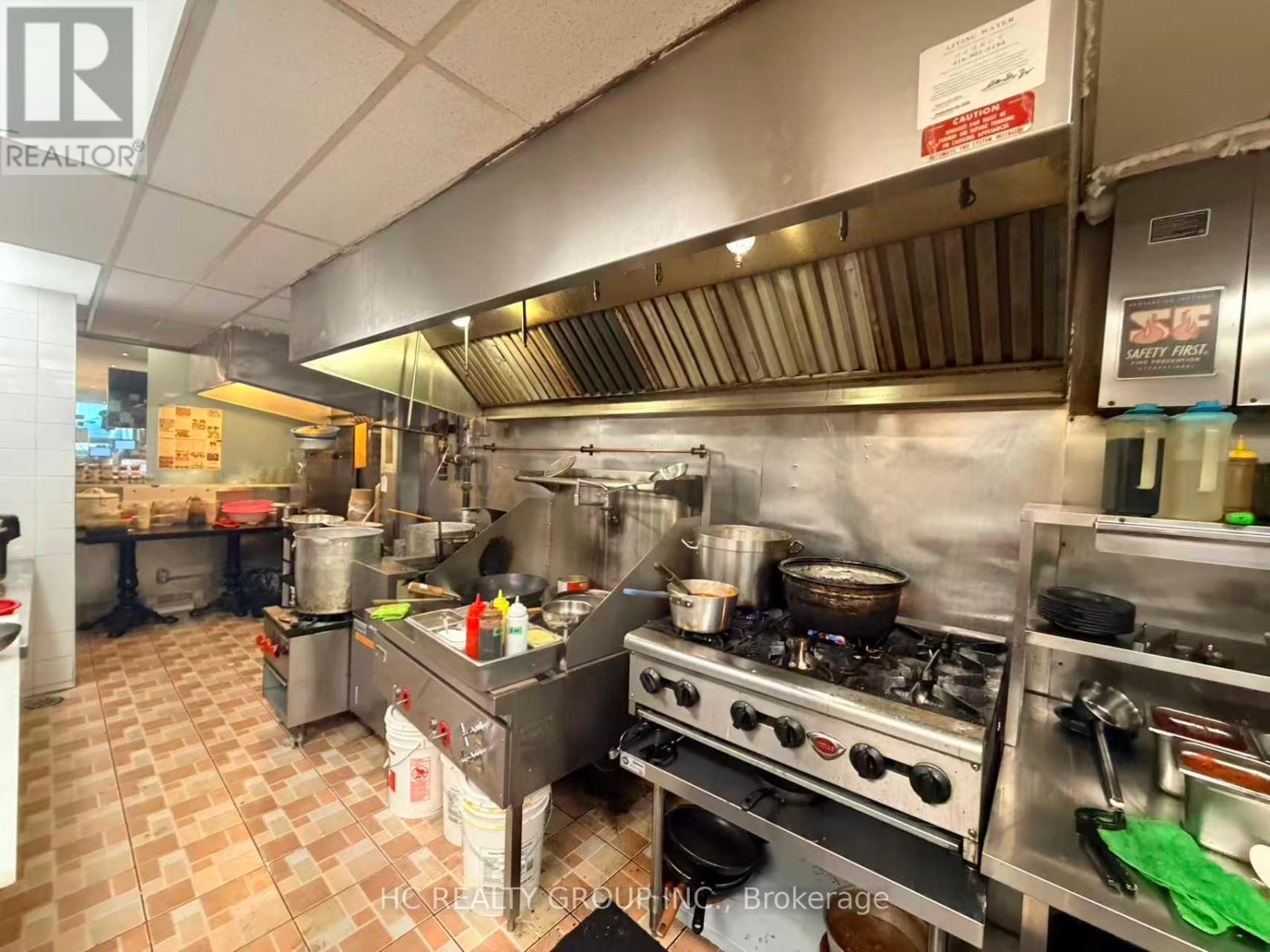 414 Dundas Street W Property Photo 5