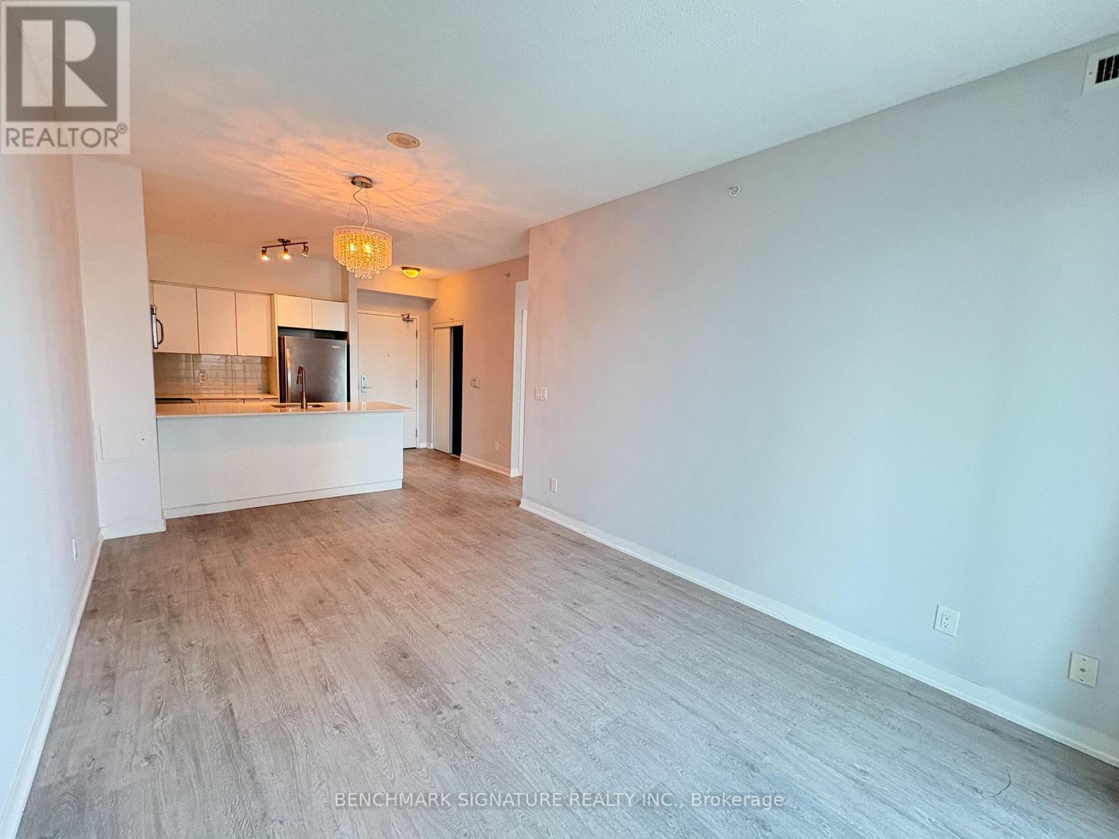 1216 - 150 East Liberty Street Property Photo 3