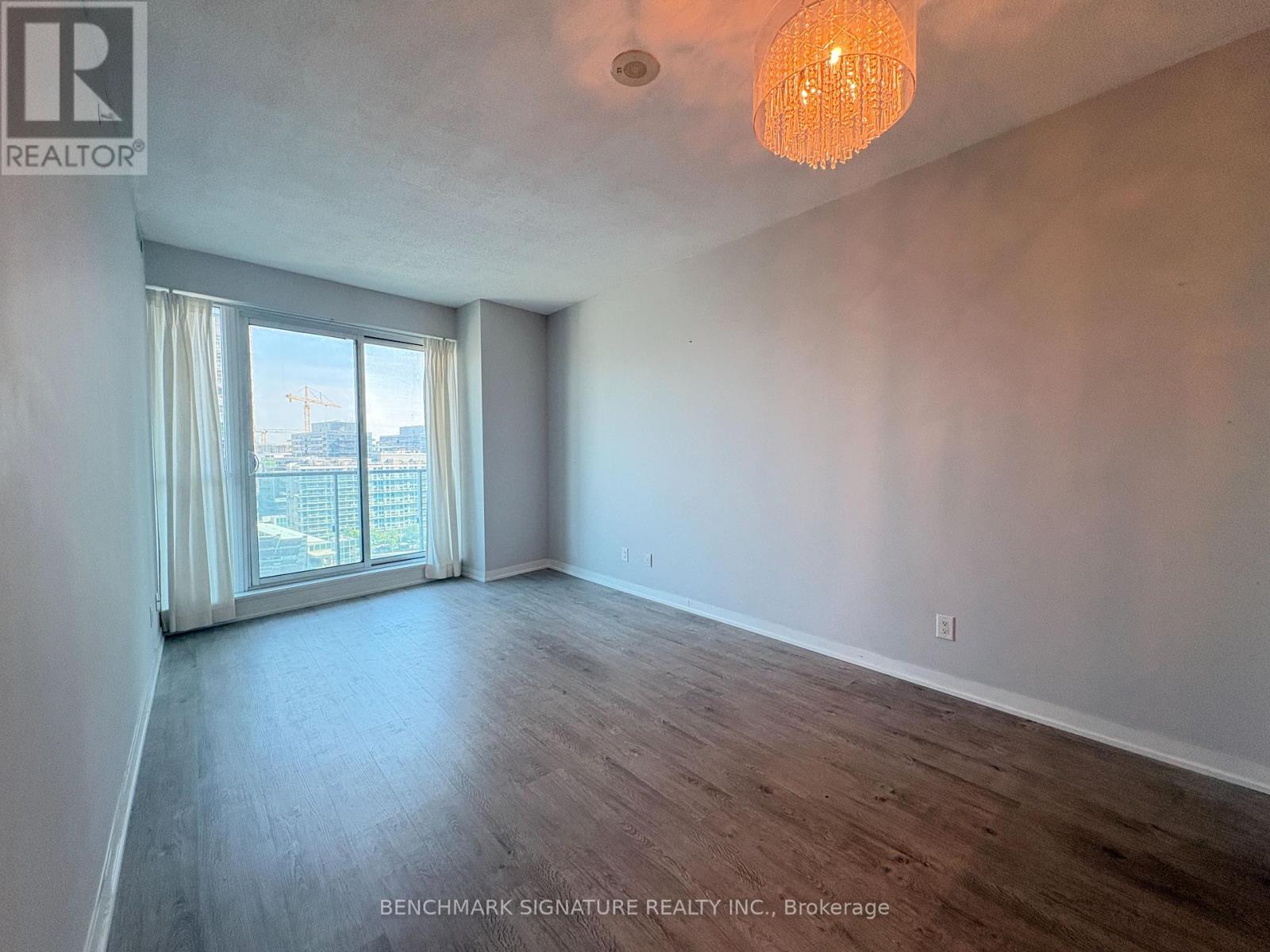 1216 - 150 East Liberty Street Property Photo 4