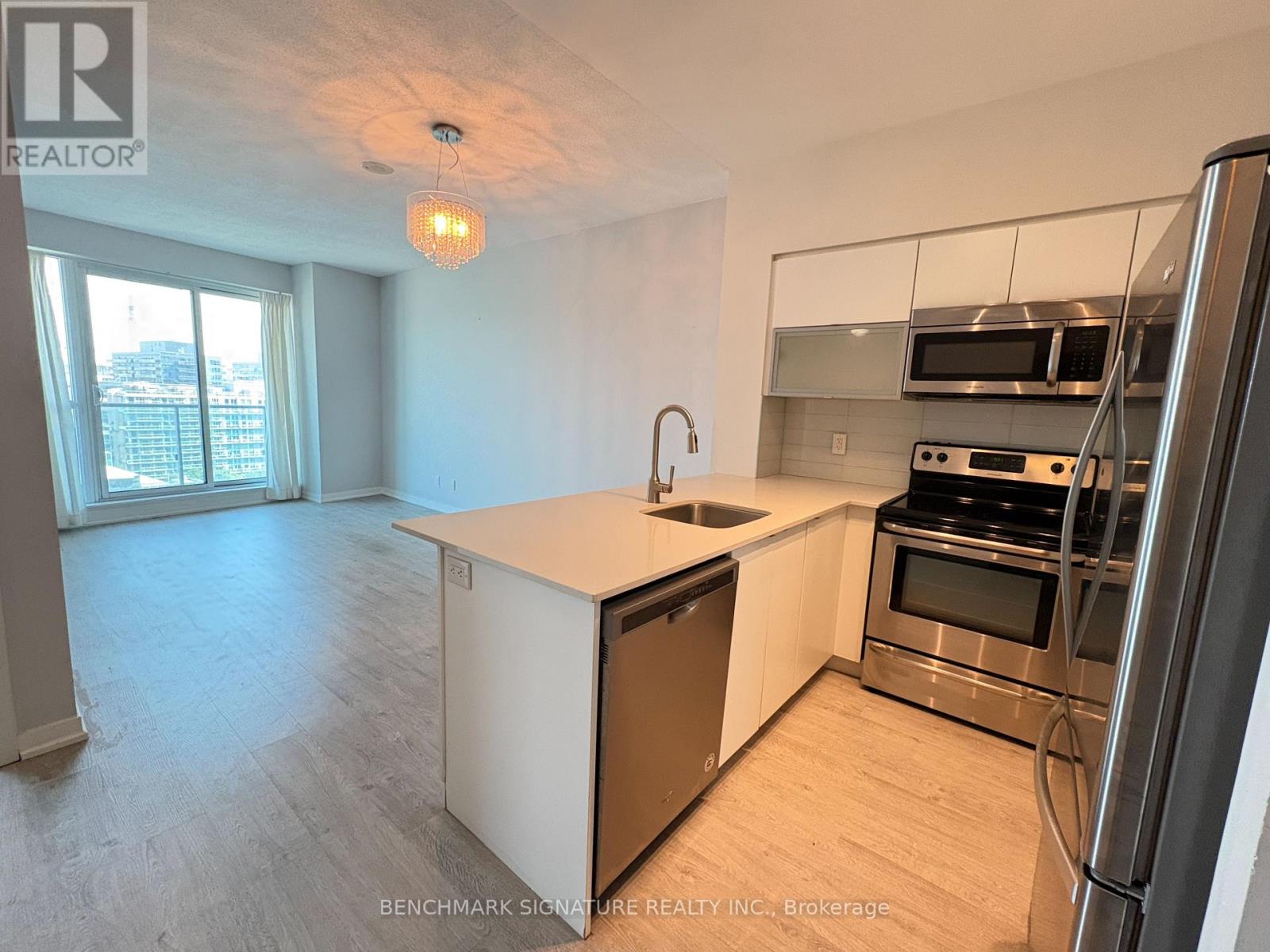 1216 - 150 East Liberty Street Property Photo 5