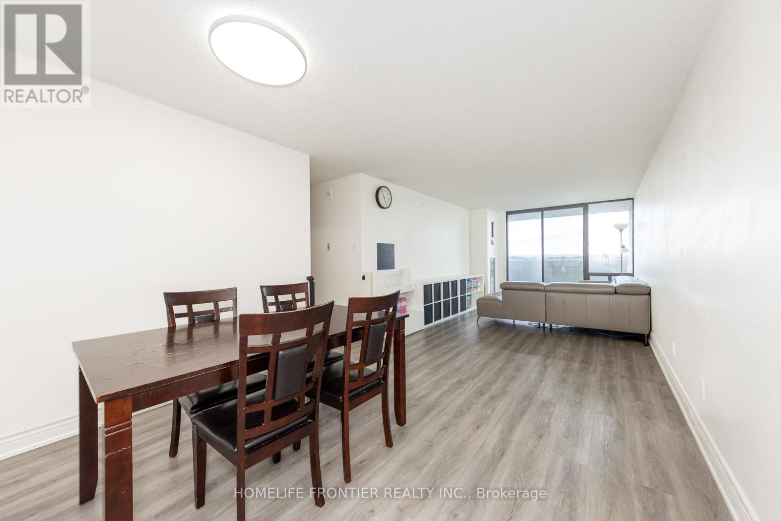 608 - 10 Tangreen Court Property Photo 3