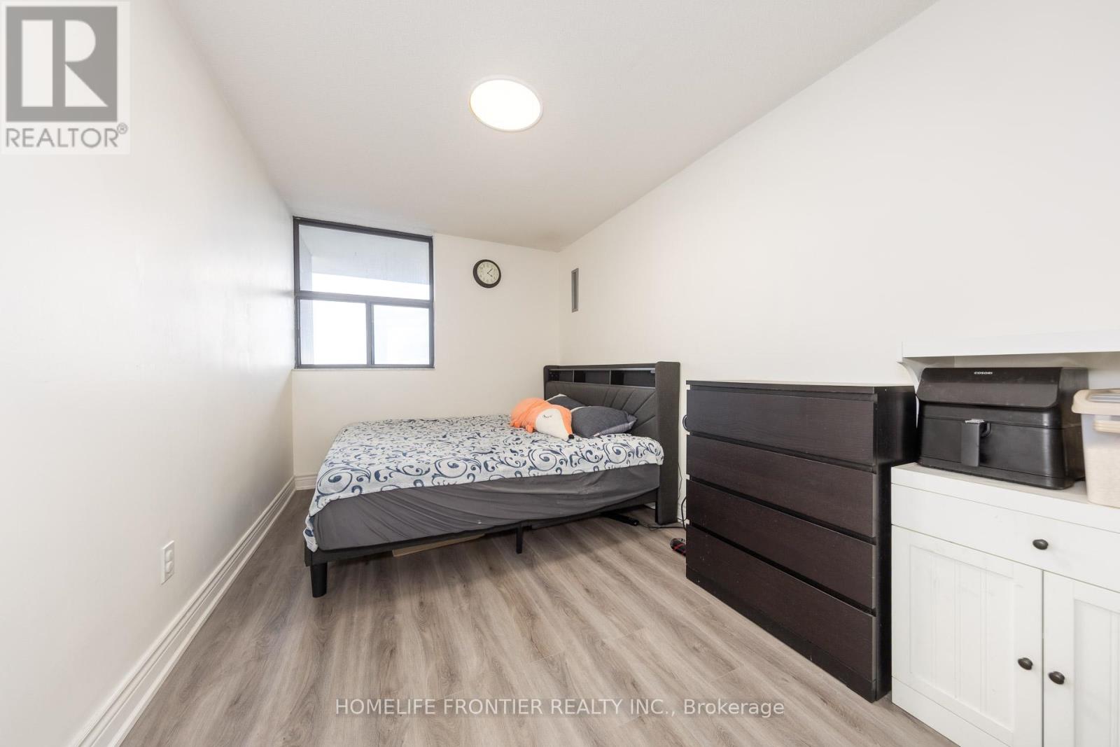608 - 10 Tangreen Court Property Photo 8