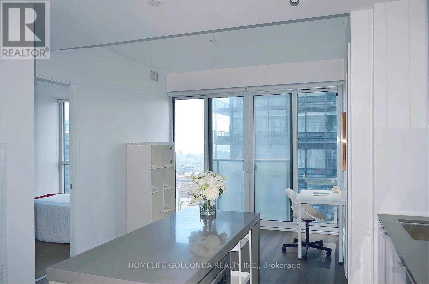 5001 - 7 Grenville Street Property Photo 9