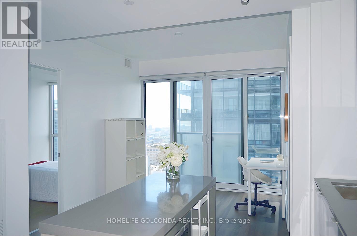 5001 - 7 Grenville Street Property Photo 14